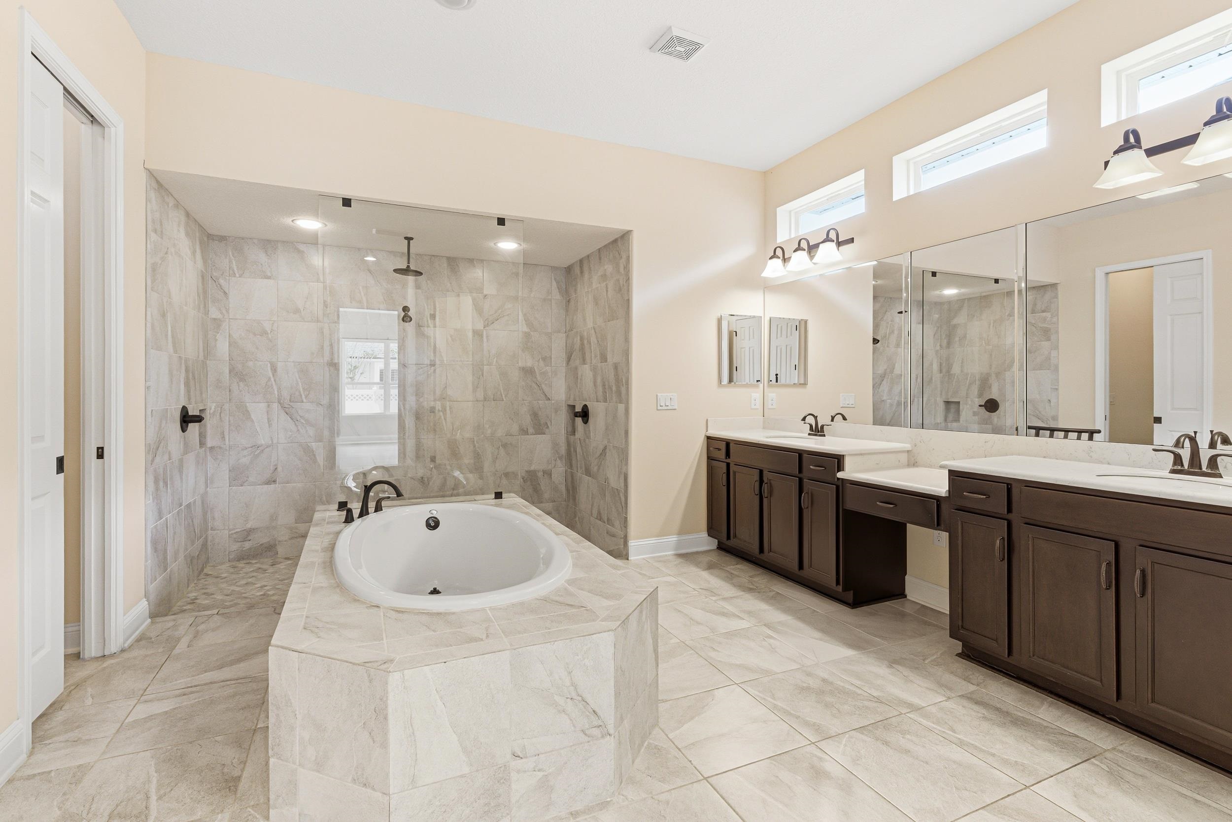 Image 9 of 44 For 299 Islesbrook