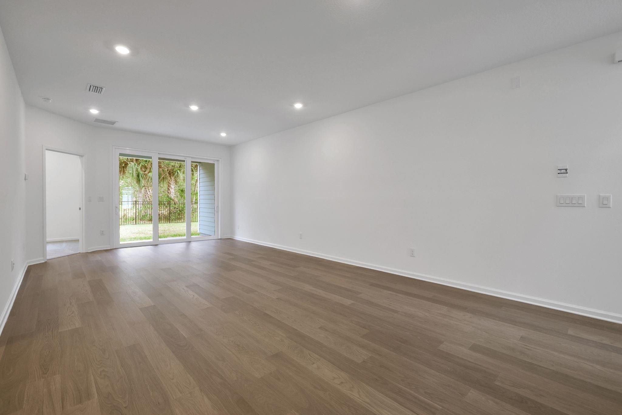 Image 15 of 37 For 224 Misty Harbor Trce