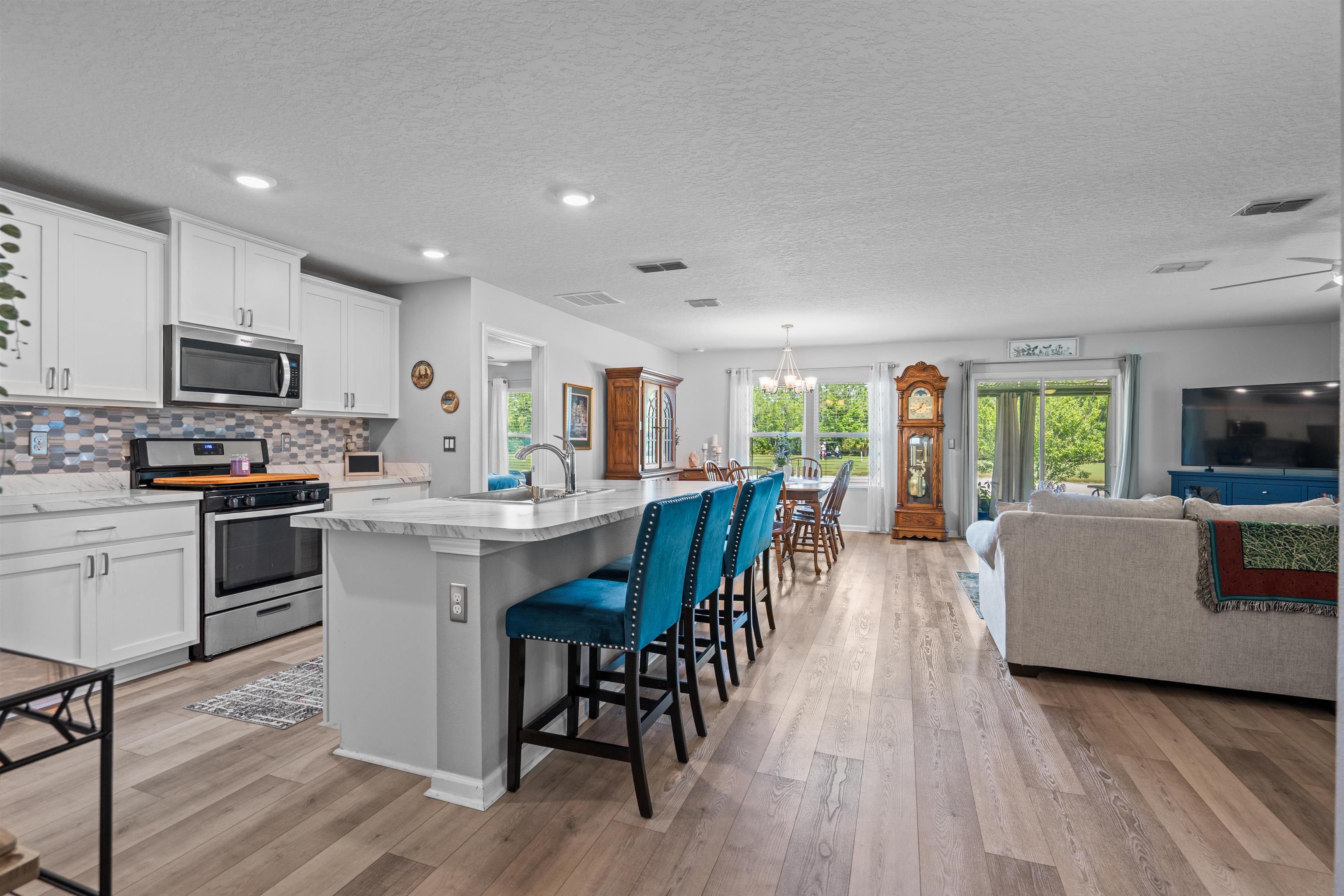 Image 10 of 55 For 606 Grand Reserve