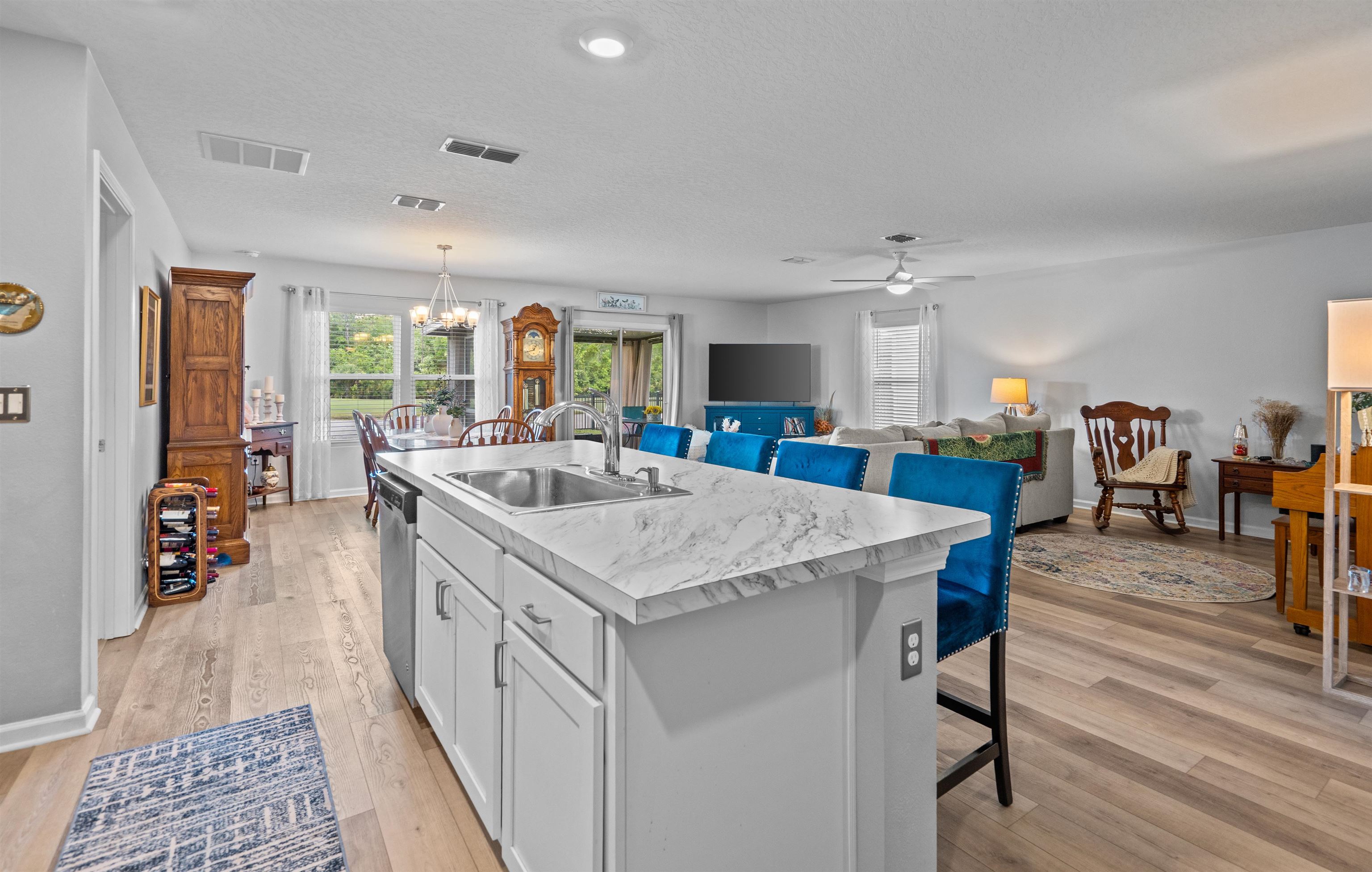 Image 12 of 55 For 606 Grand Reserve