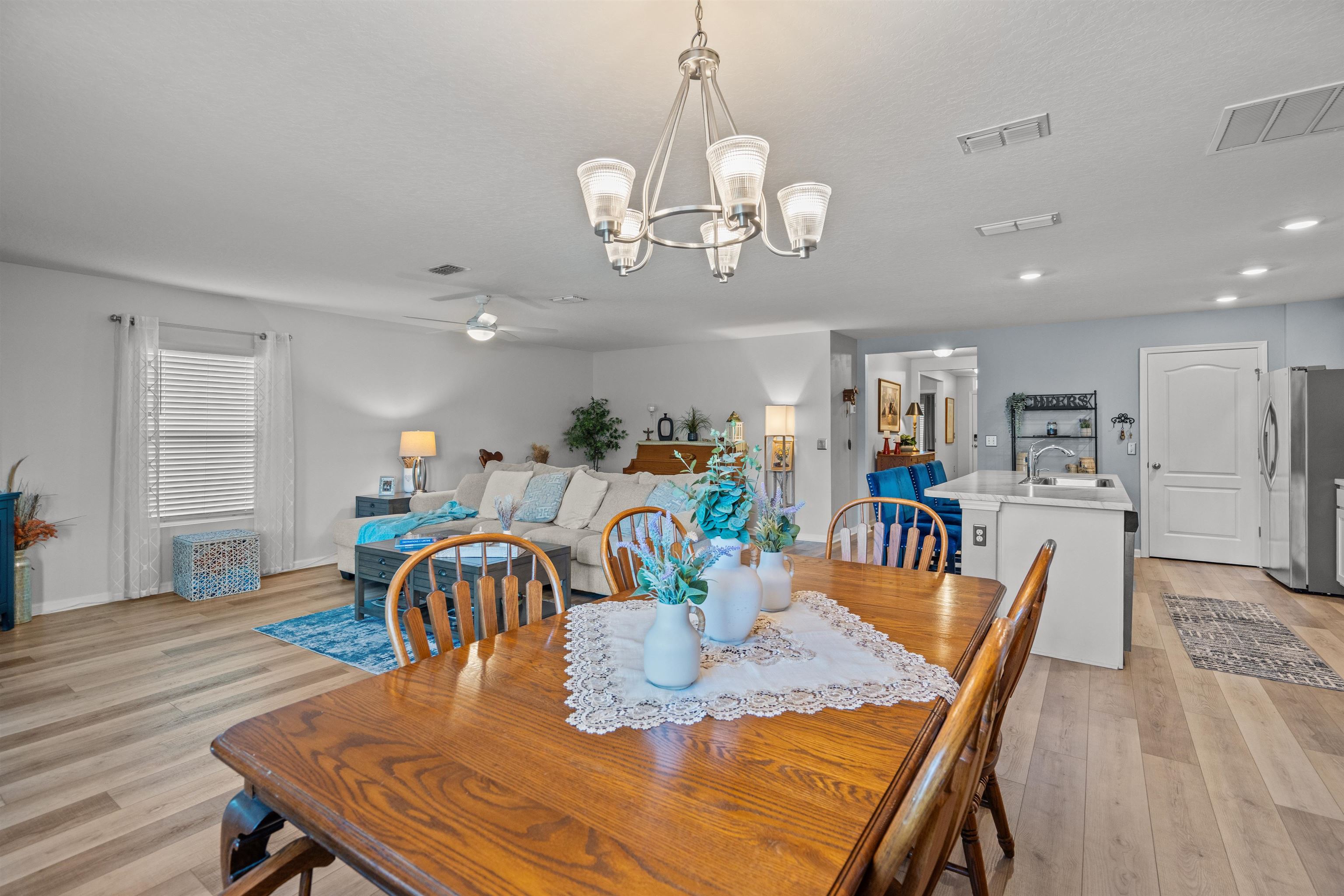 Image 13 of 55 For 606 Grand Reserve