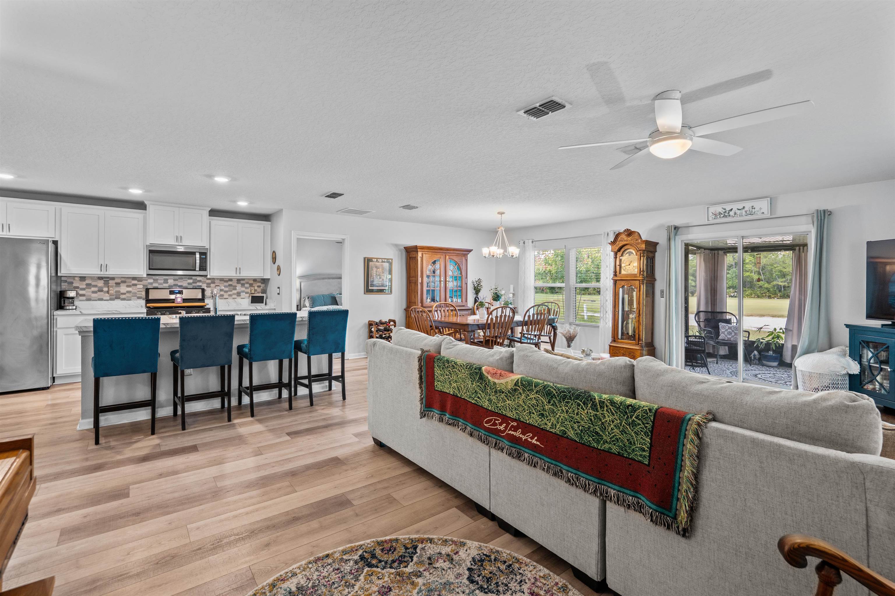 Image 16 of 55 For 606 Grand Reserve