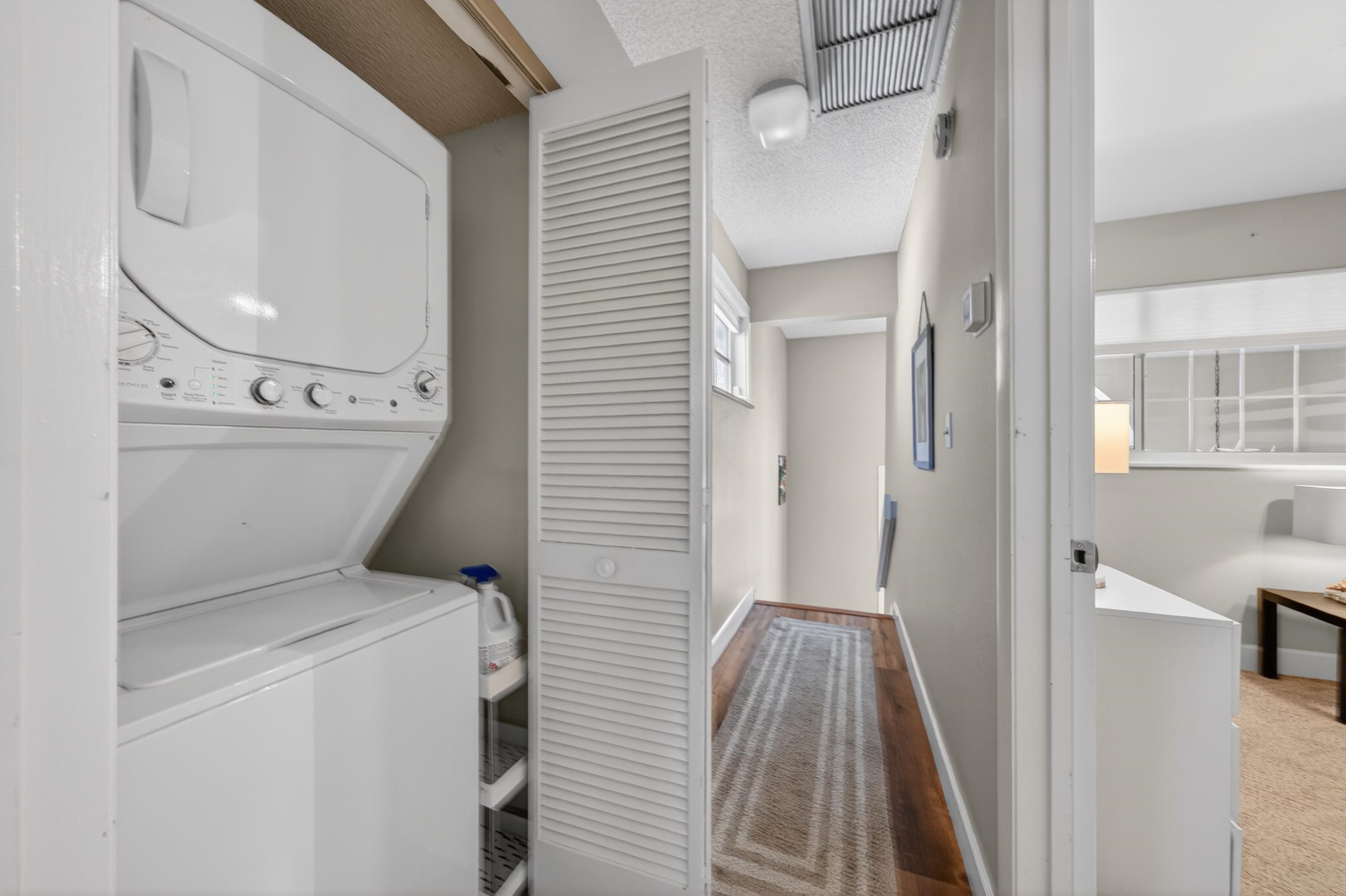 Image 17 of 56 For 200 16th St  205a