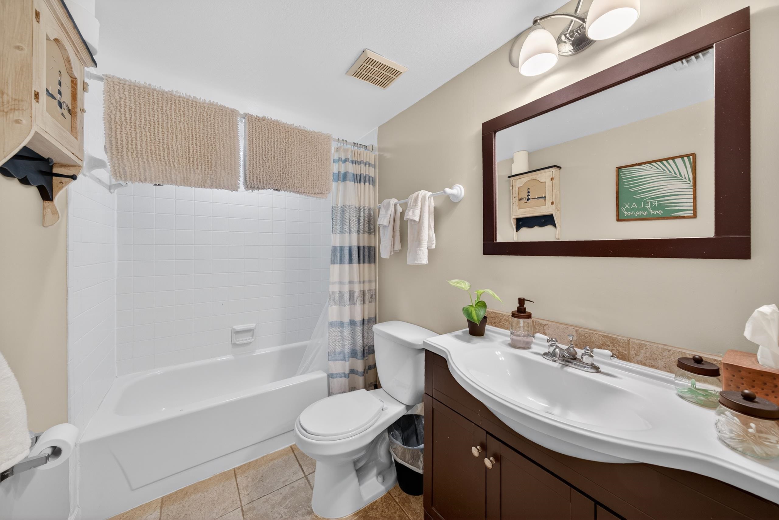 Image 21 of 56 For 200 16th St  205a