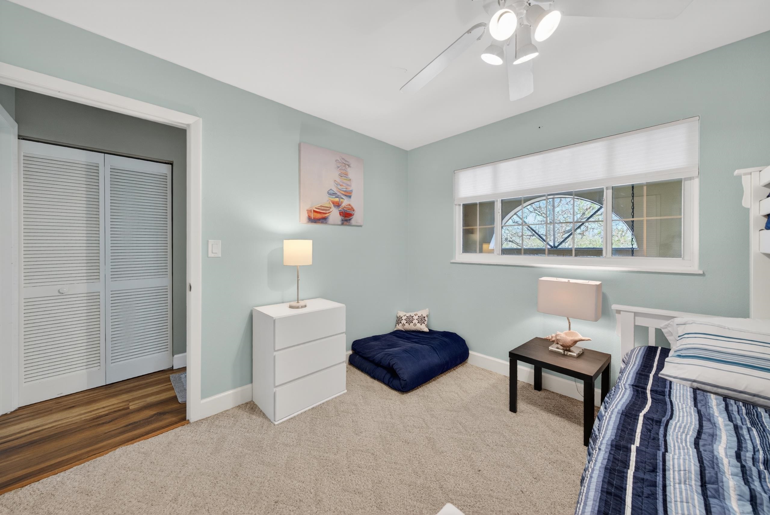 Image 22 of 56 For 200 16th St  205a