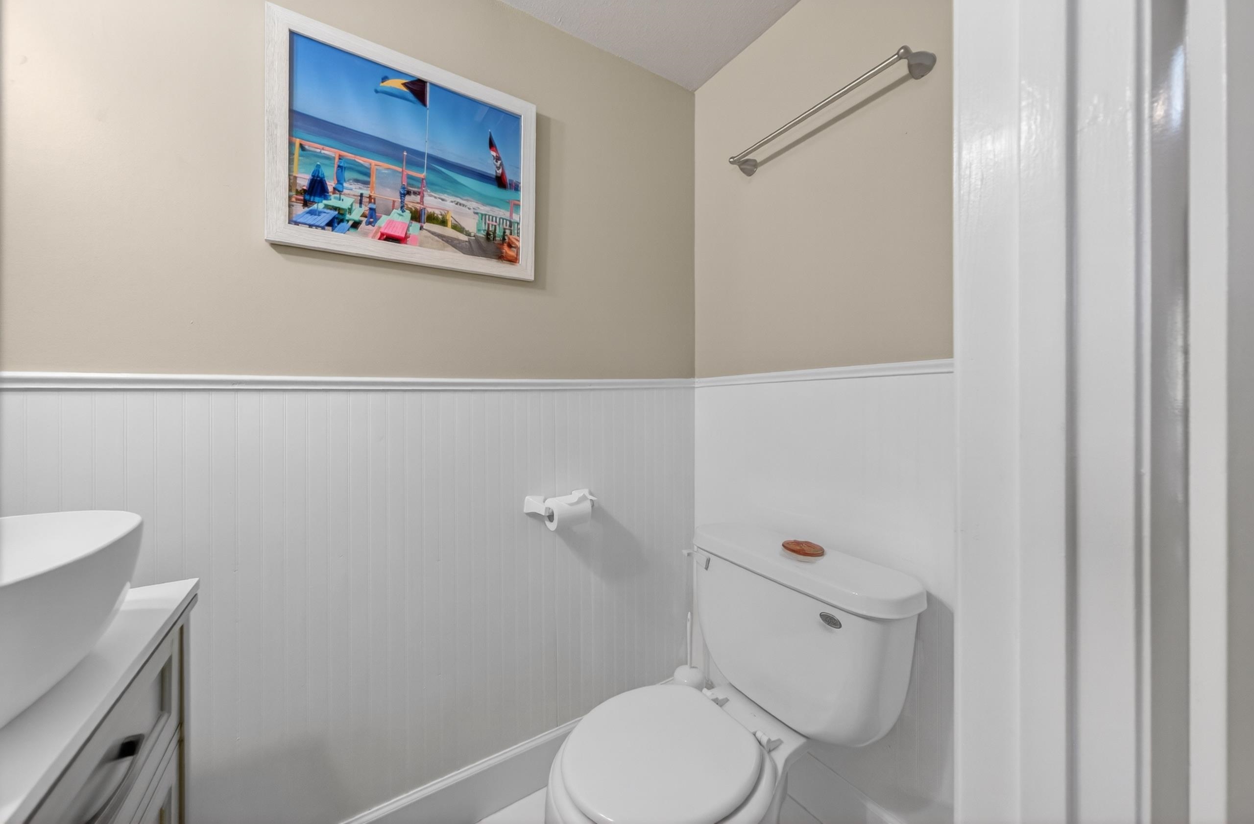 Image 26 of 56 For 200 16th St  205a