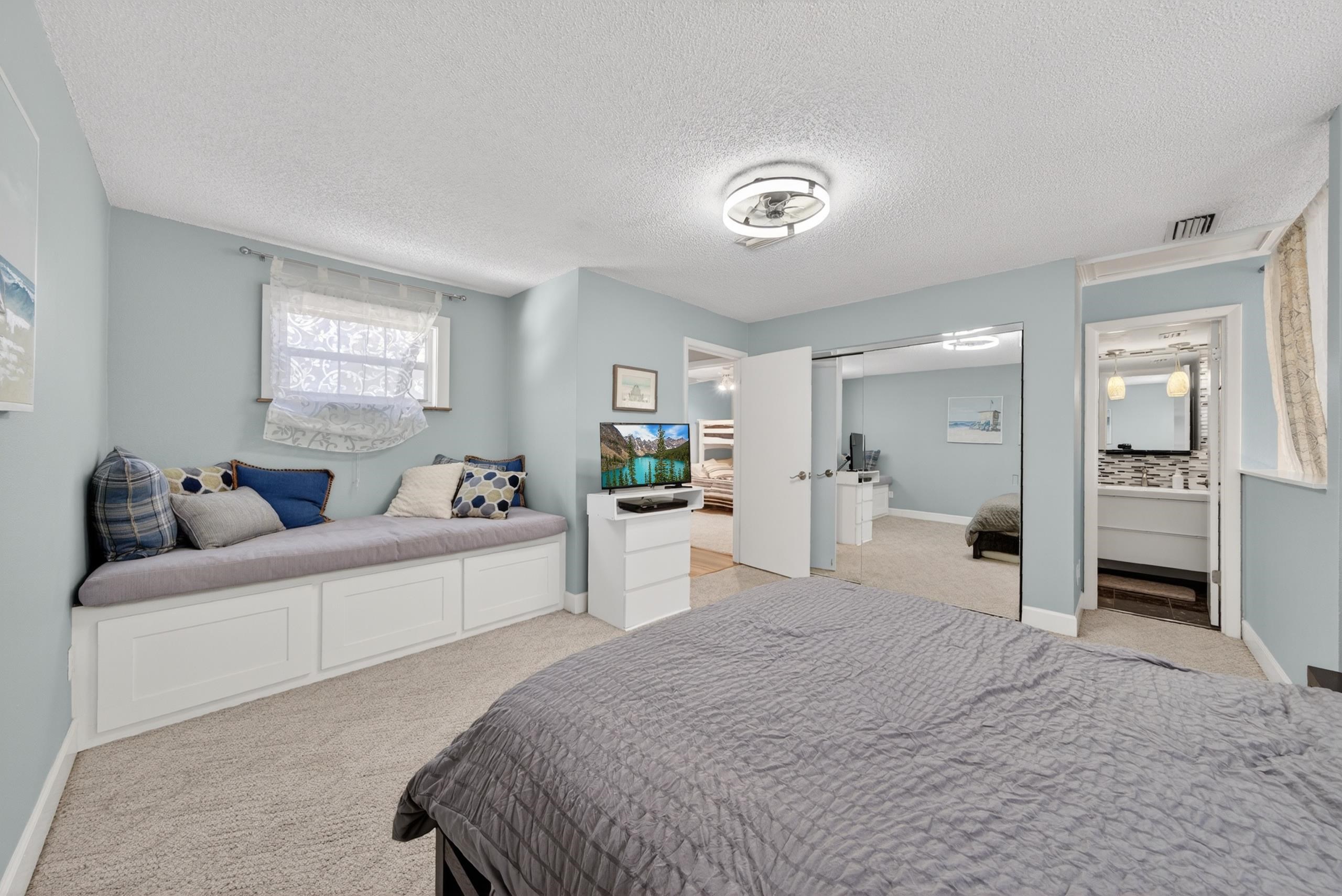 Image 27 of 56 For 200 16th St  205a