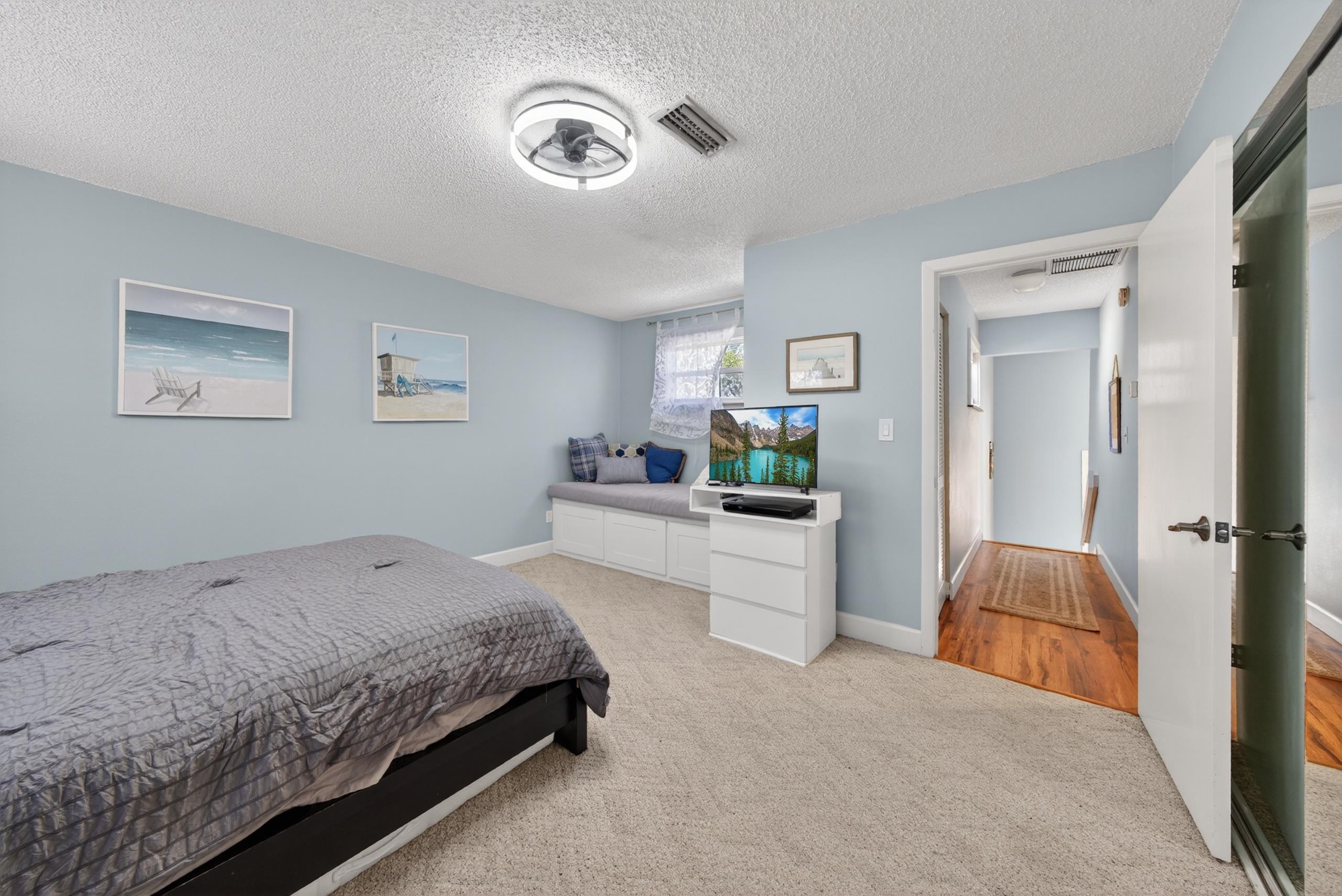 Image 28 of 56 For 200 16th St  205a