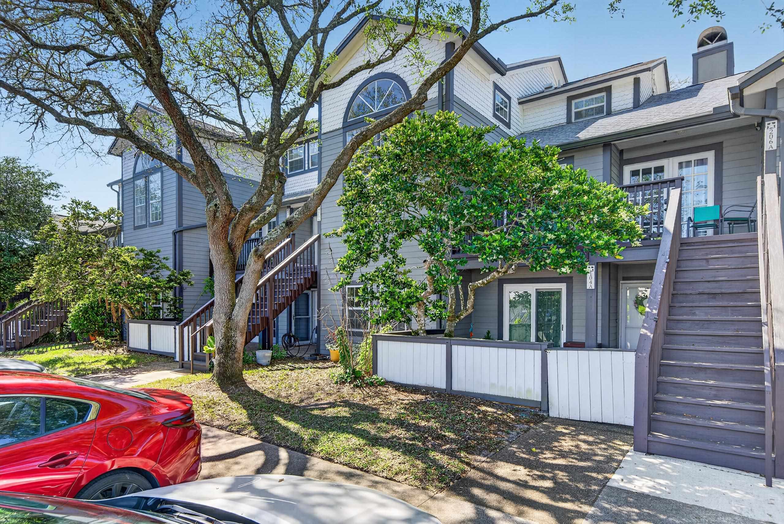 Image 38 of 56 For 200 16th St  205a