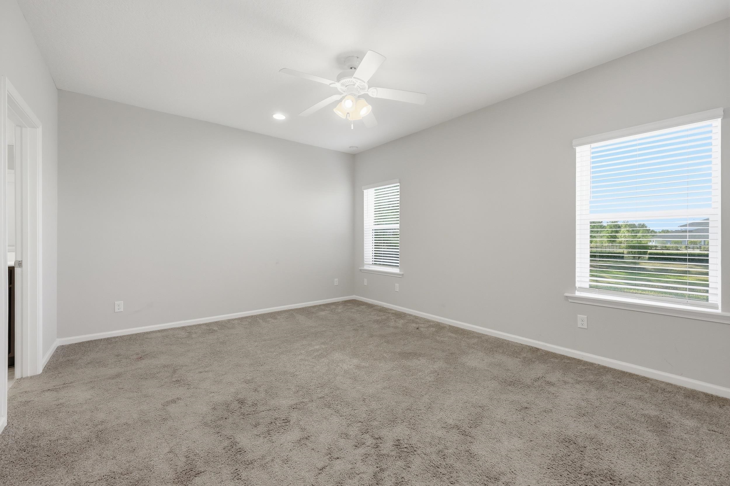 Image 16 of 37 For 324 Holly Forest Drive