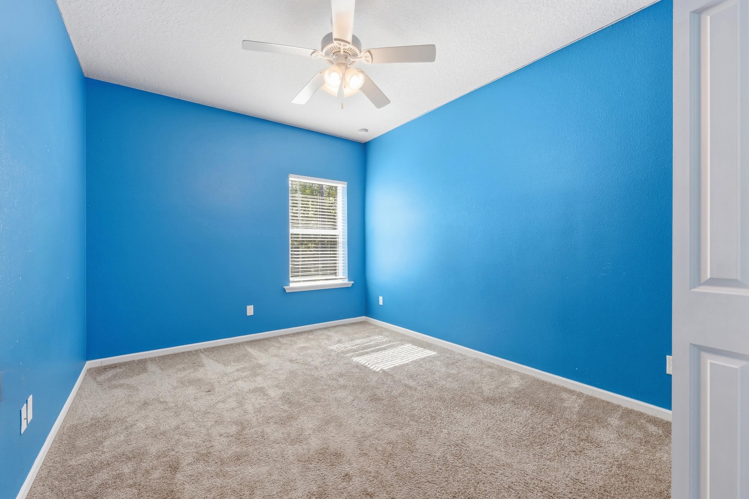 Image 25 of 37 For 324 Holly Forest Drive