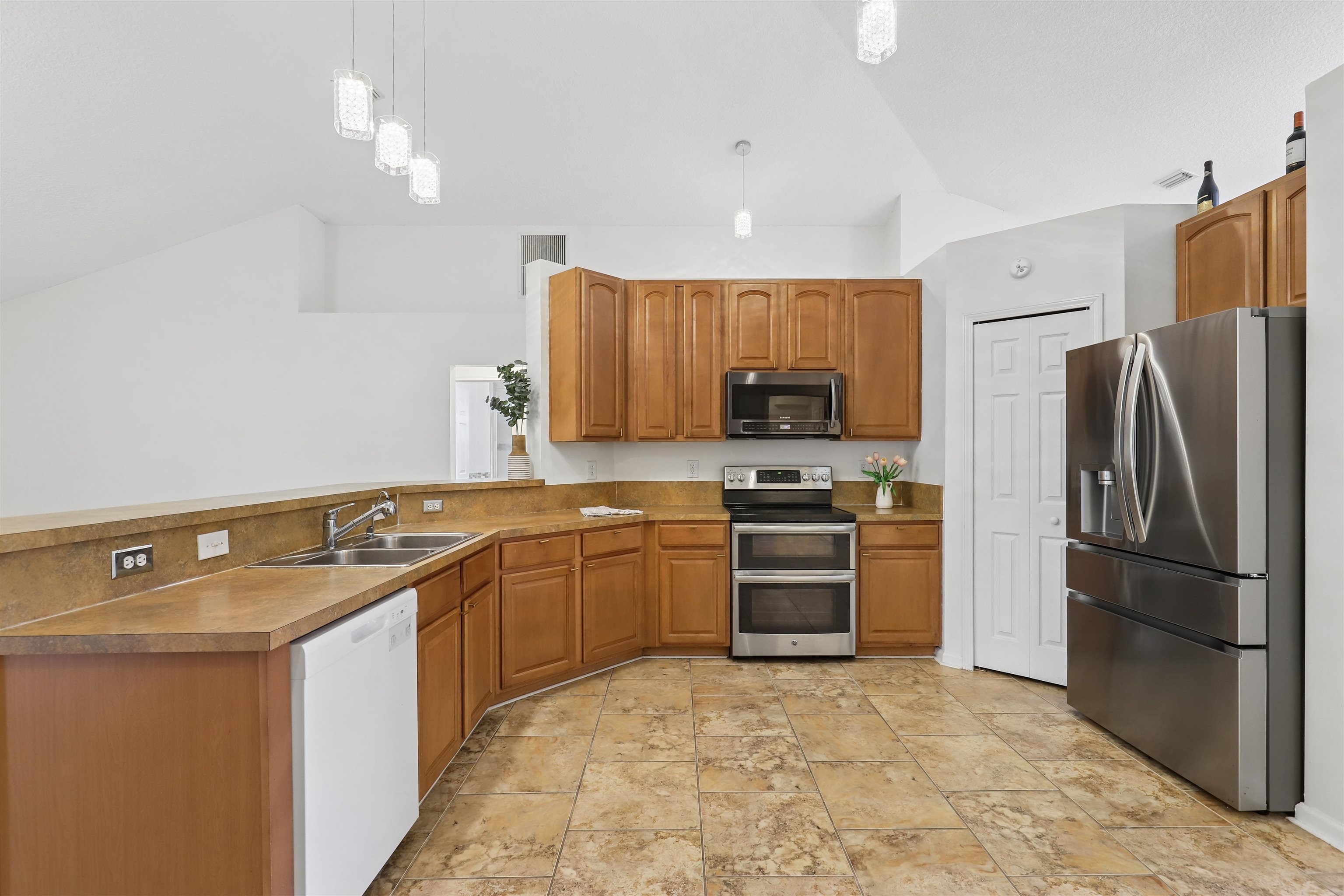 Image 11 of 44 For 12564 Kernan Forest Blvd