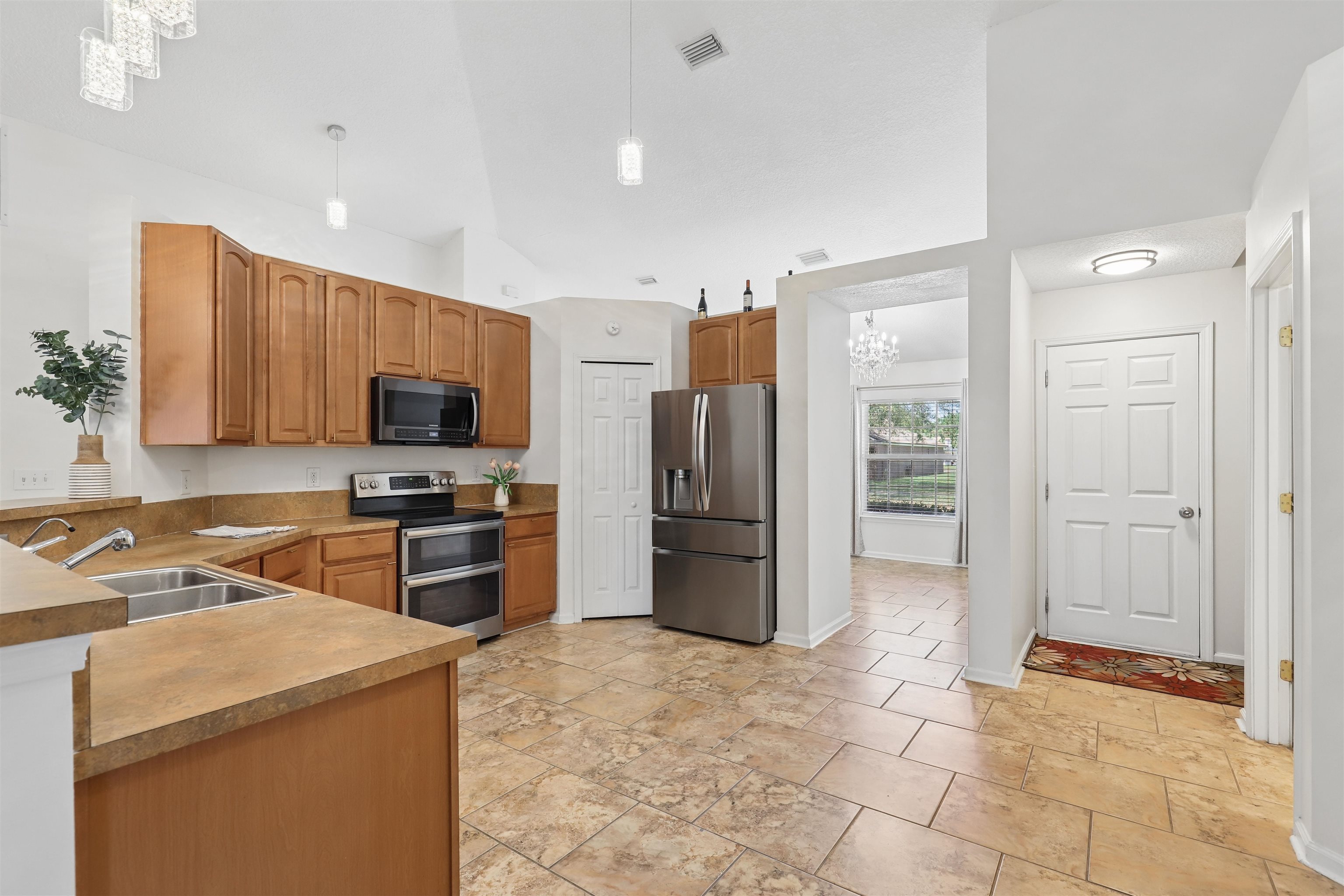 Image 14 of 44 For 12564 Kernan Forest Blvd