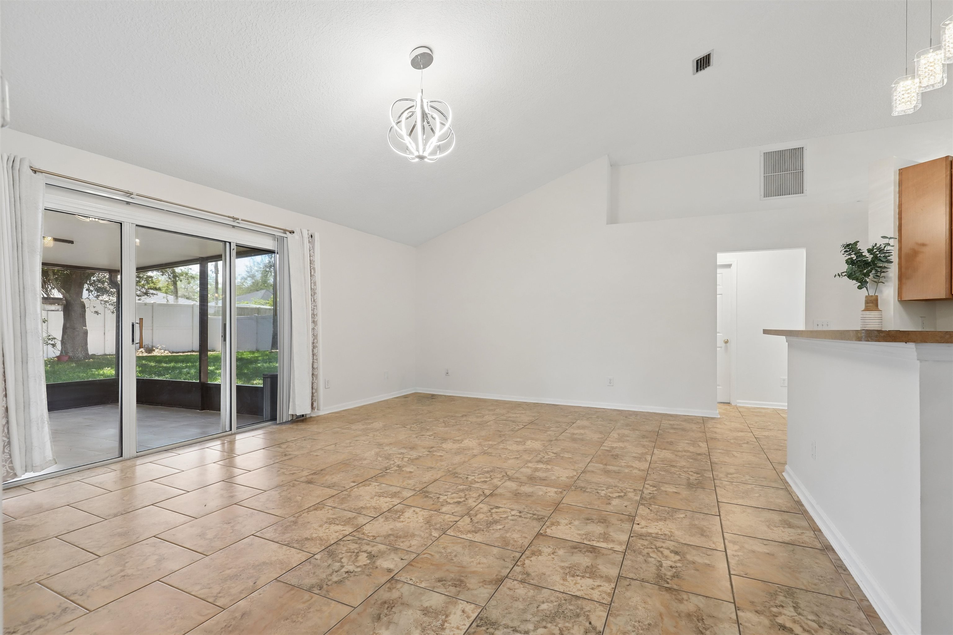Image 15 of 44 For 12564 Kernan Forest Blvd