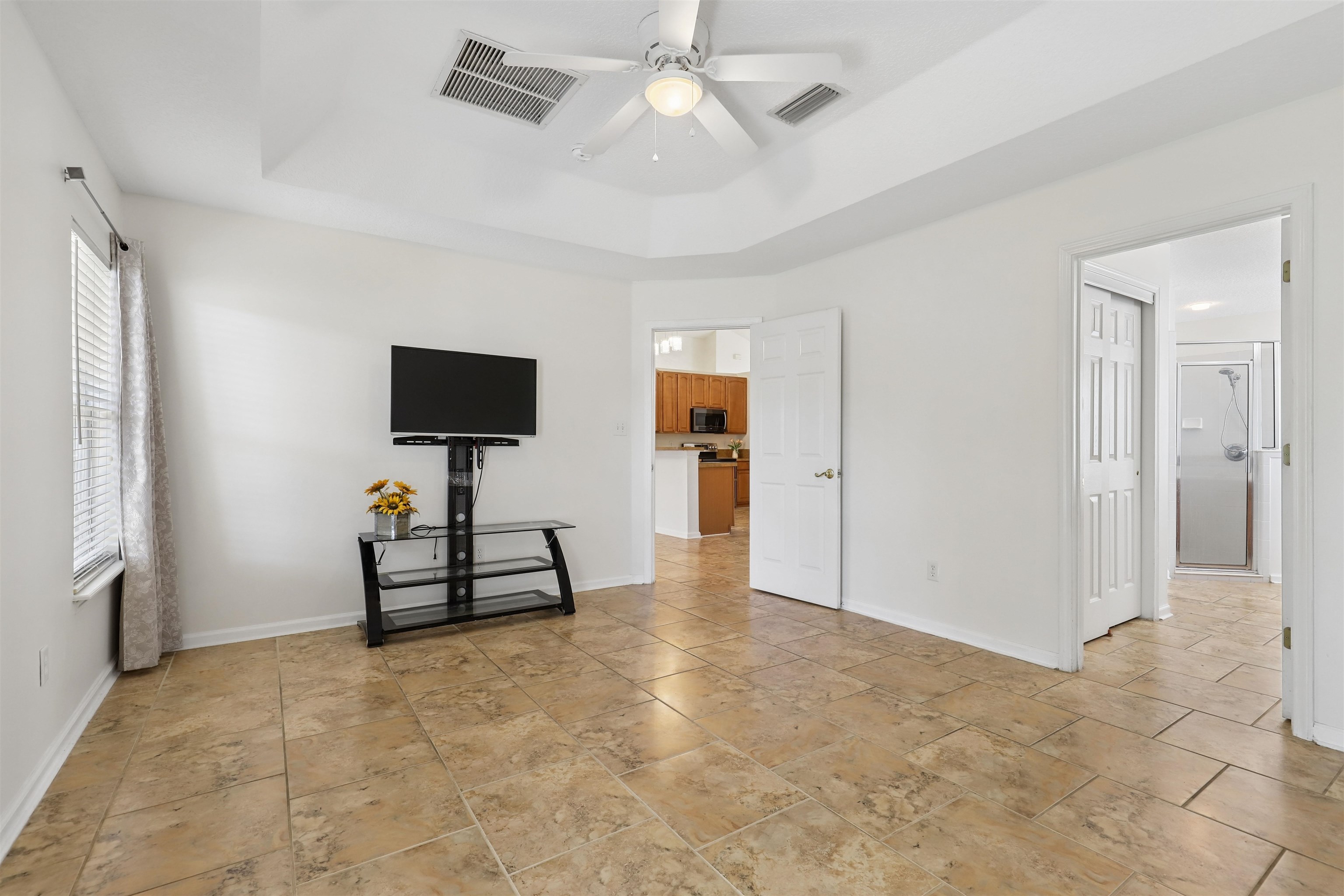 Image 21 of 44 For 12564 Kernan Forest Blvd