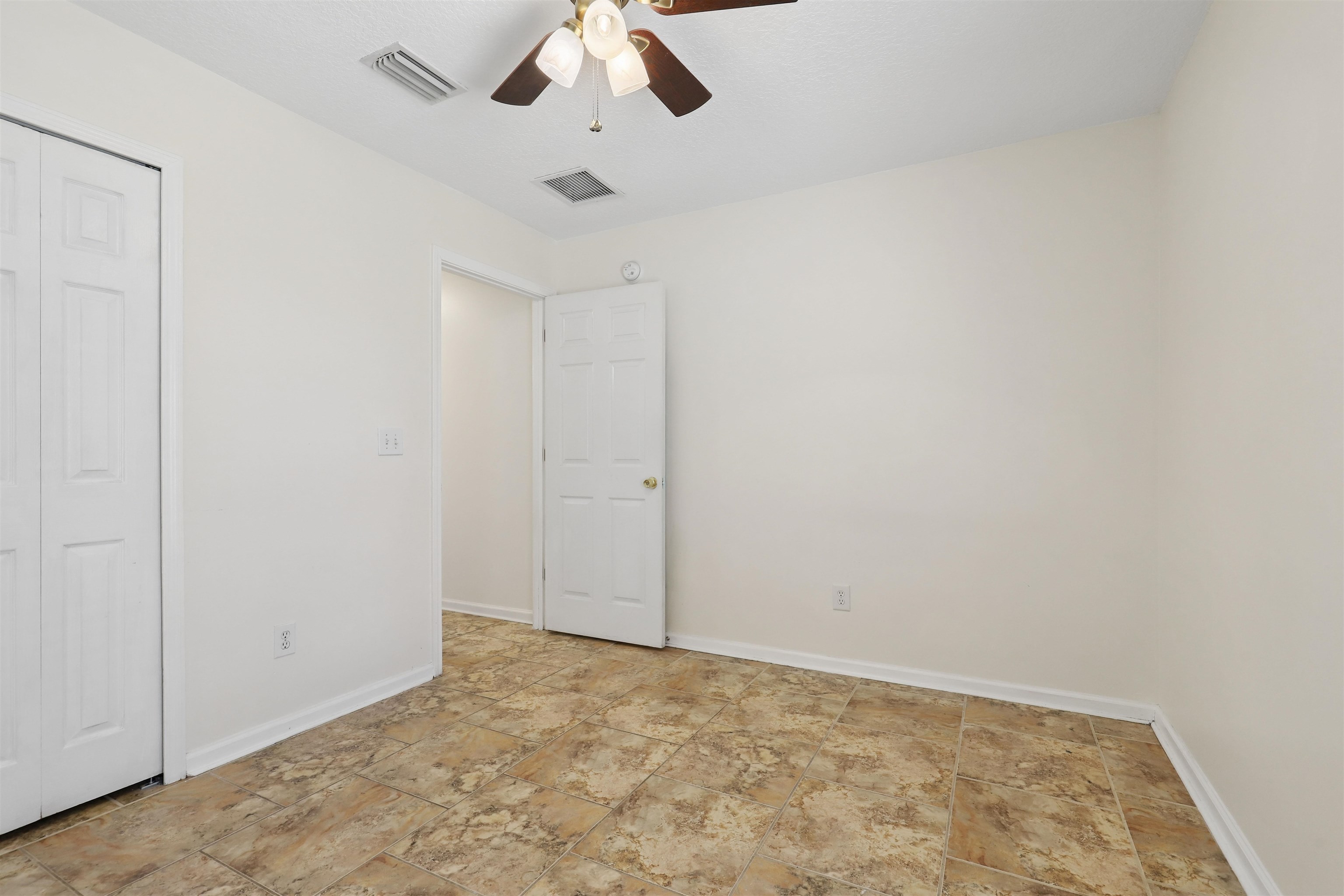 Image 26 of 44 For 12564 Kernan Forest Blvd