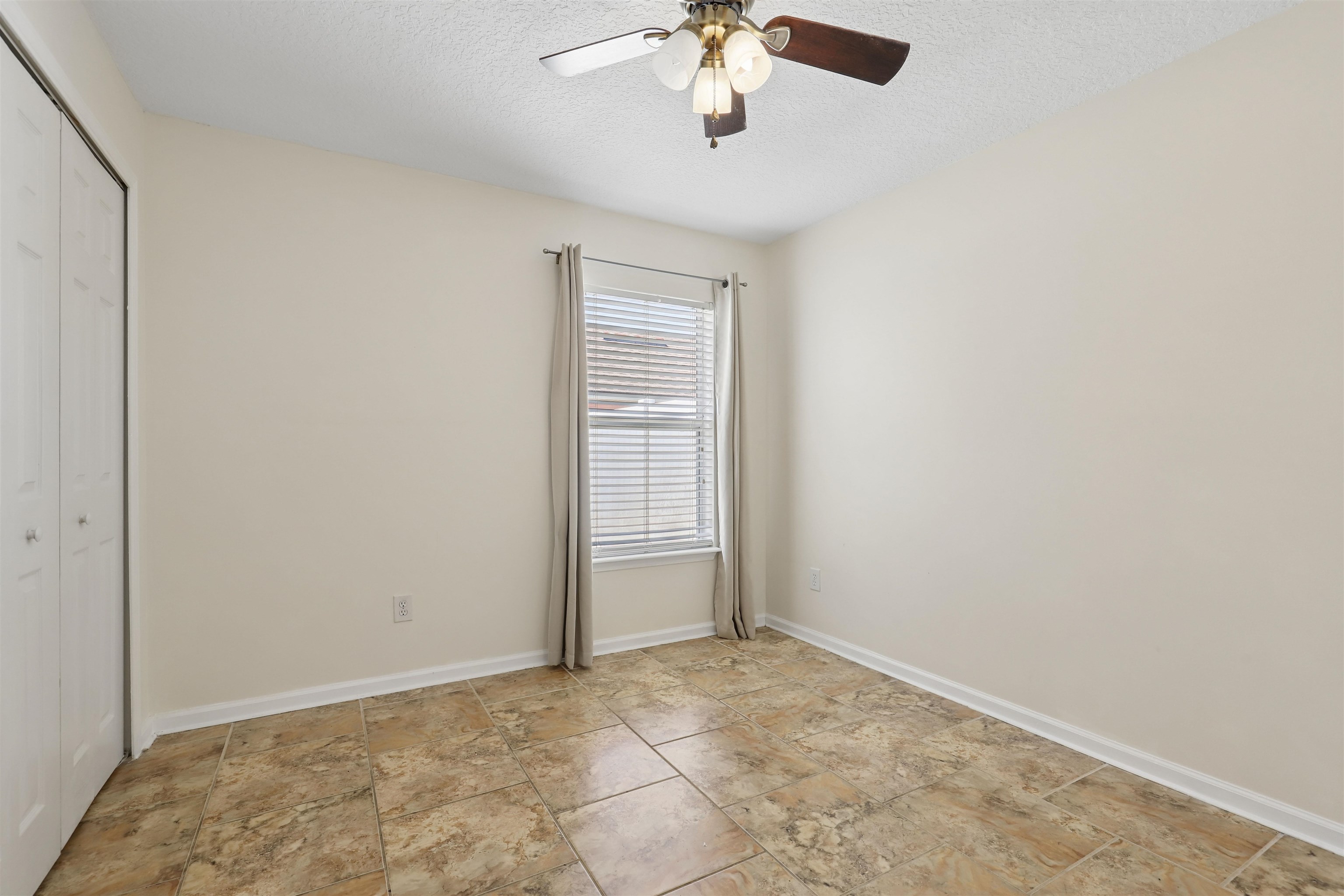 Image 28 of 44 For 12564 Kernan Forest Blvd