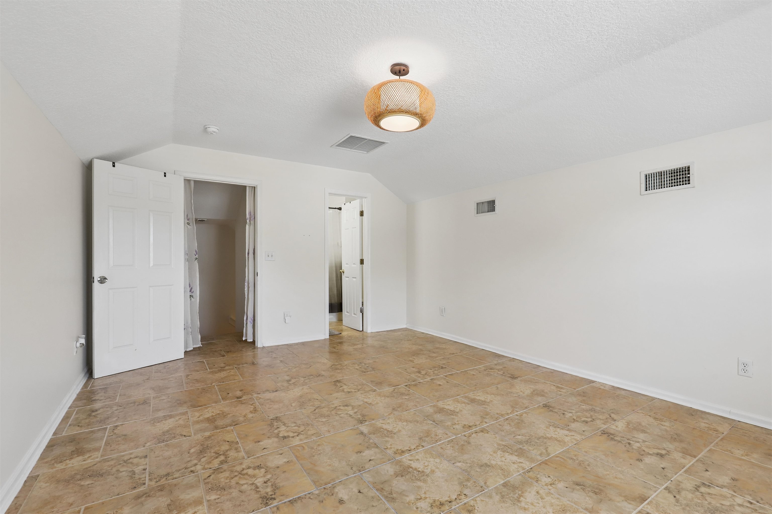 Image 31 of 44 For 12564 Kernan Forest Blvd