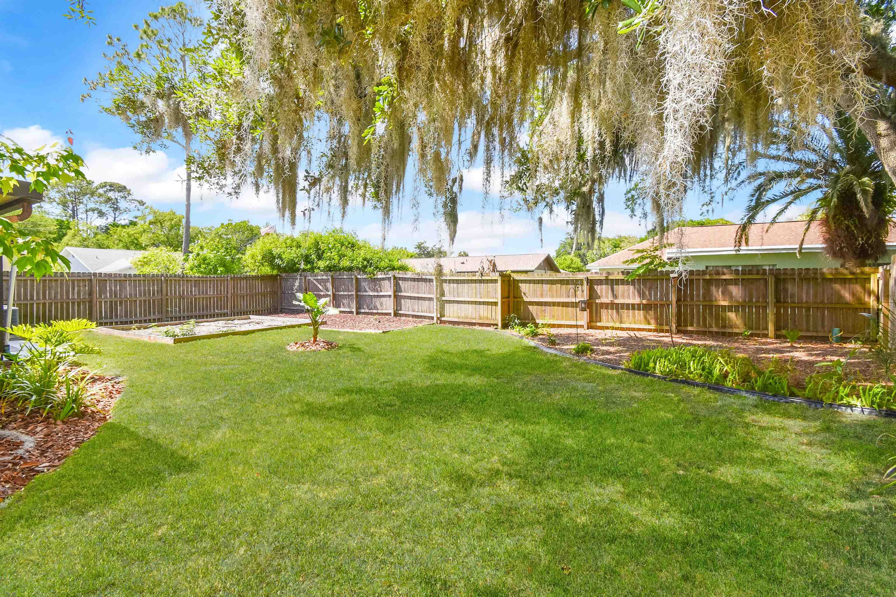 Image 11 of 38 For 53 Fawn Ln  