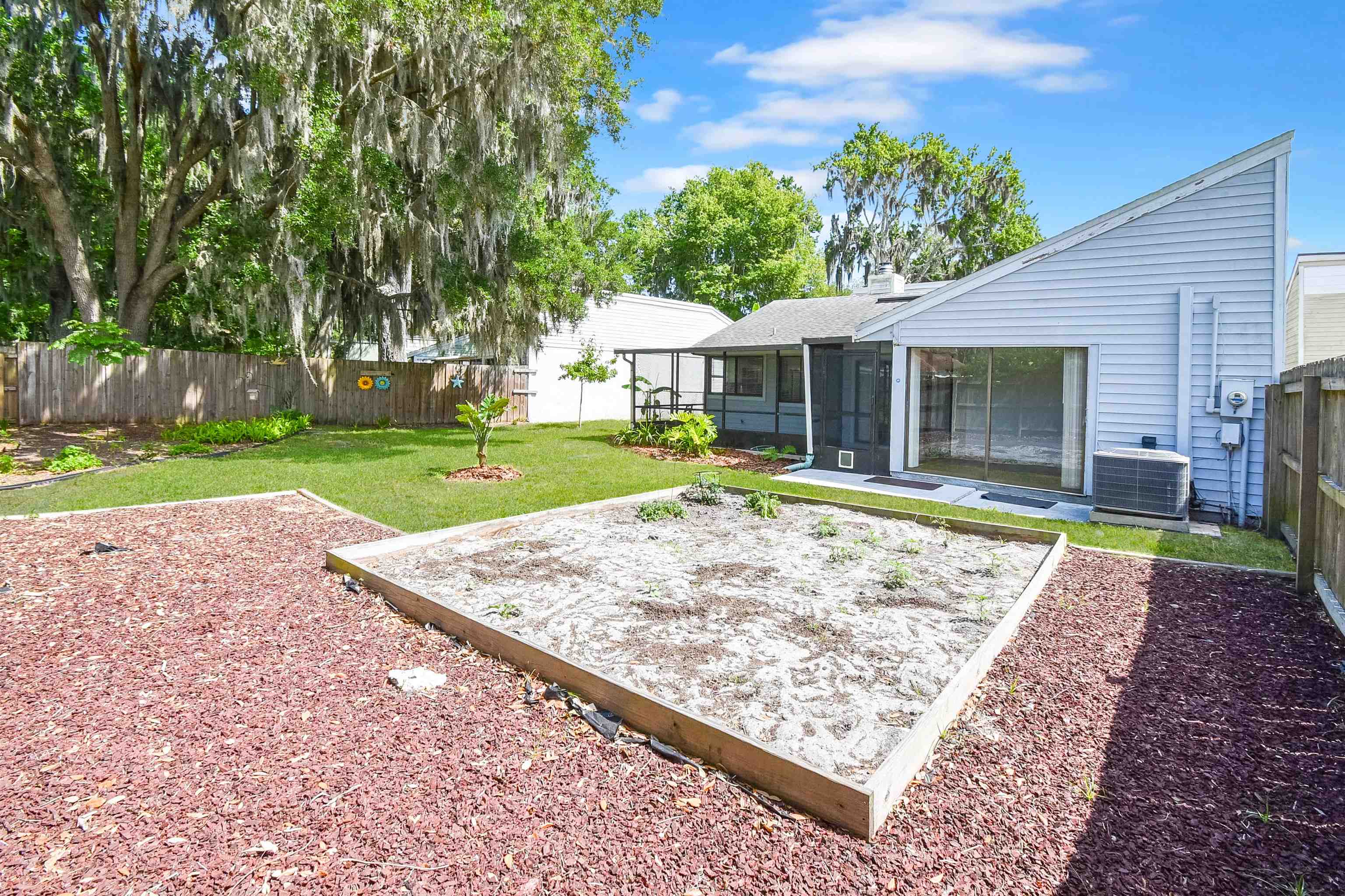 Image 13 of 38 For 53 Fawn Ln  