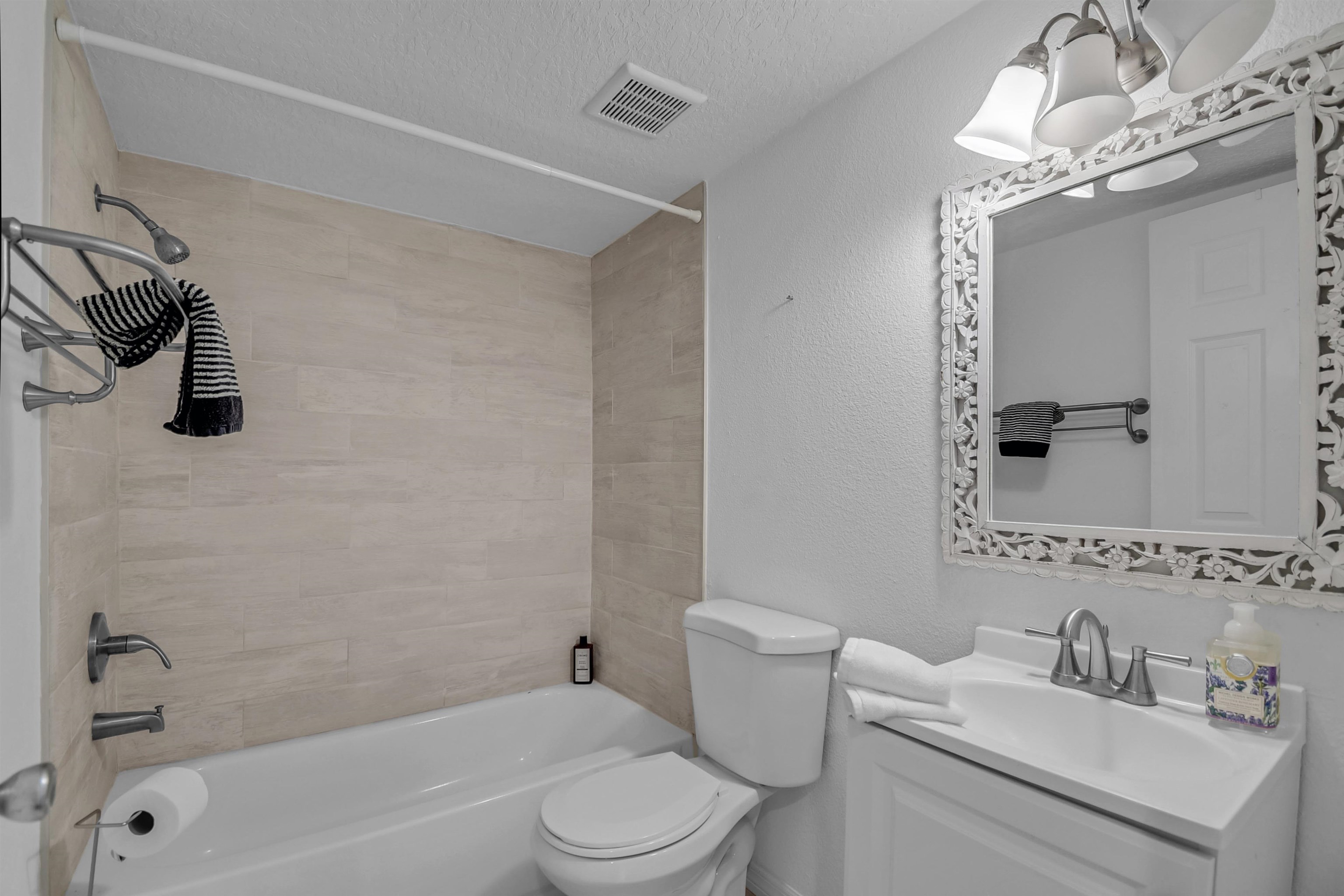 Image 22 of 38 For 53 Fawn Ln  