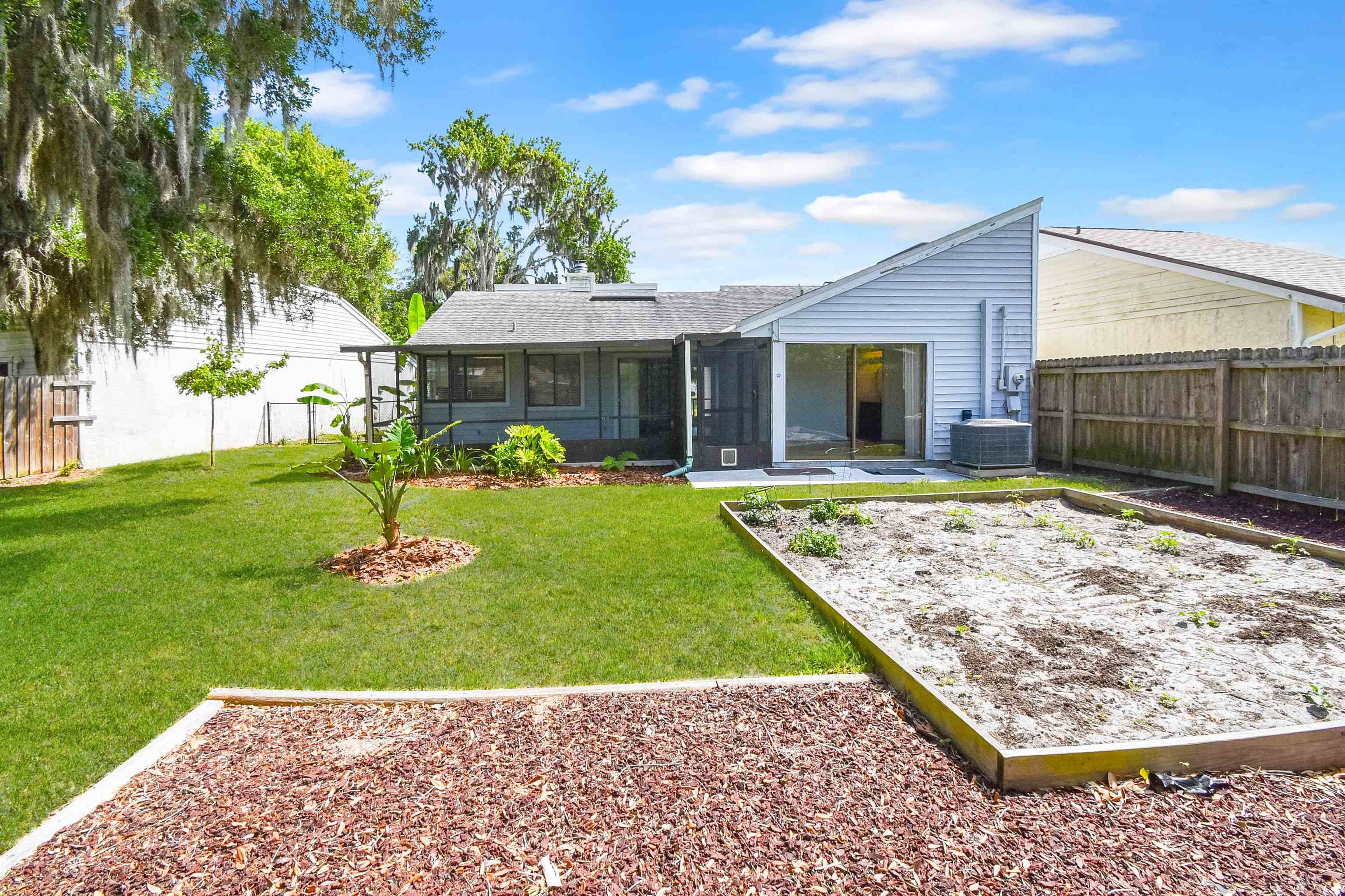 Image 25 of 38 For 53 Fawn Ln  