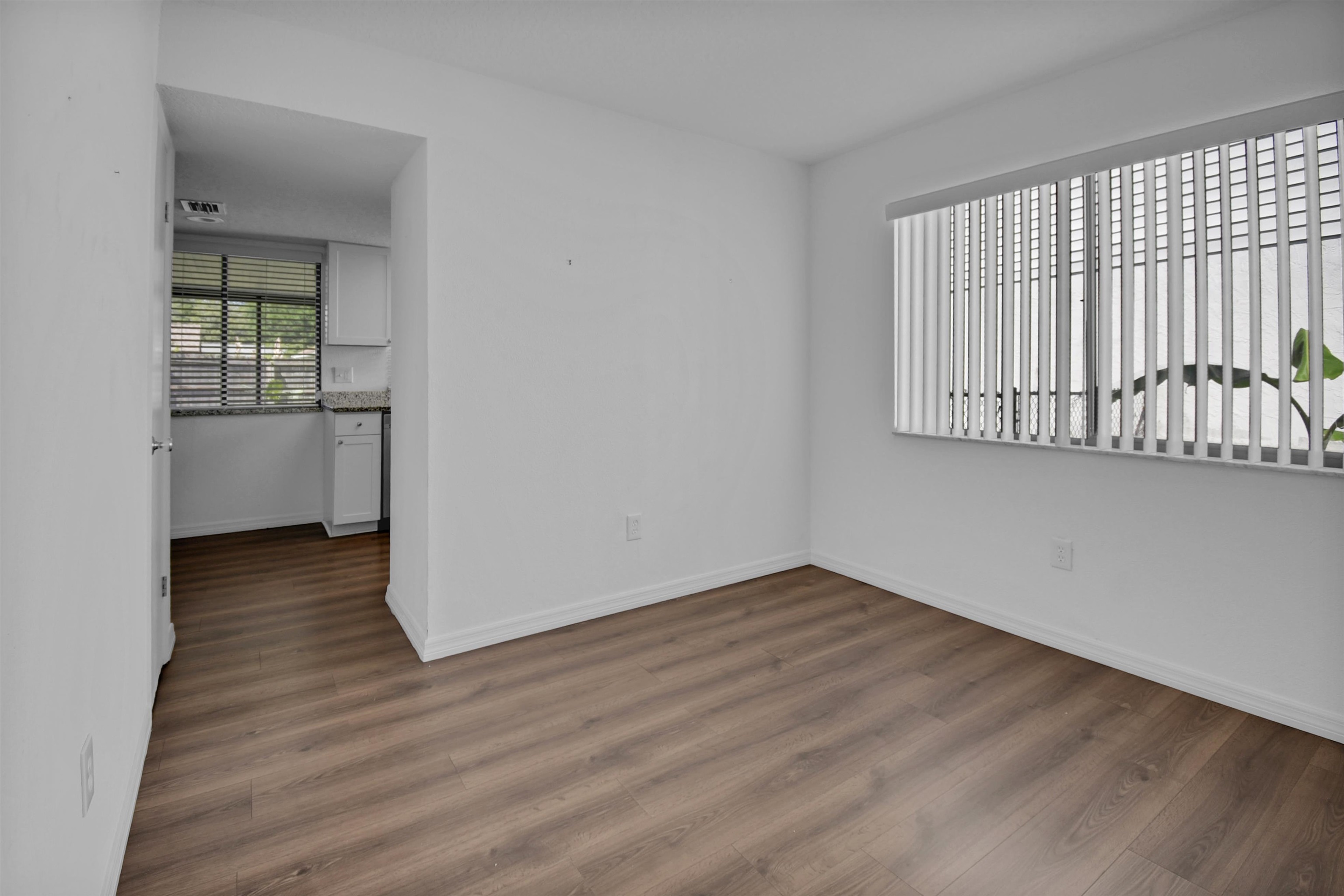 Image 26 of 38 For 53 Fawn Ln  