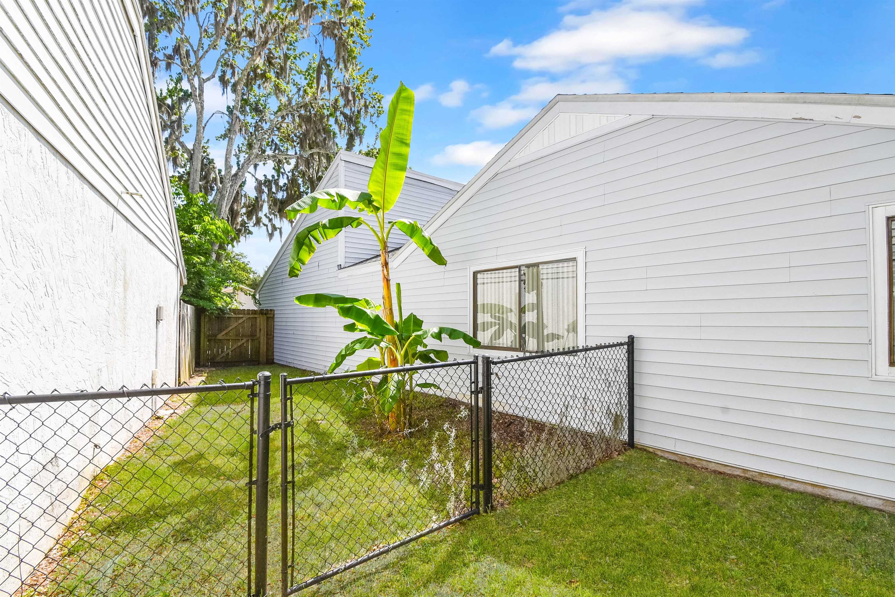 Image 29 of 38 For 53 Fawn Ln  