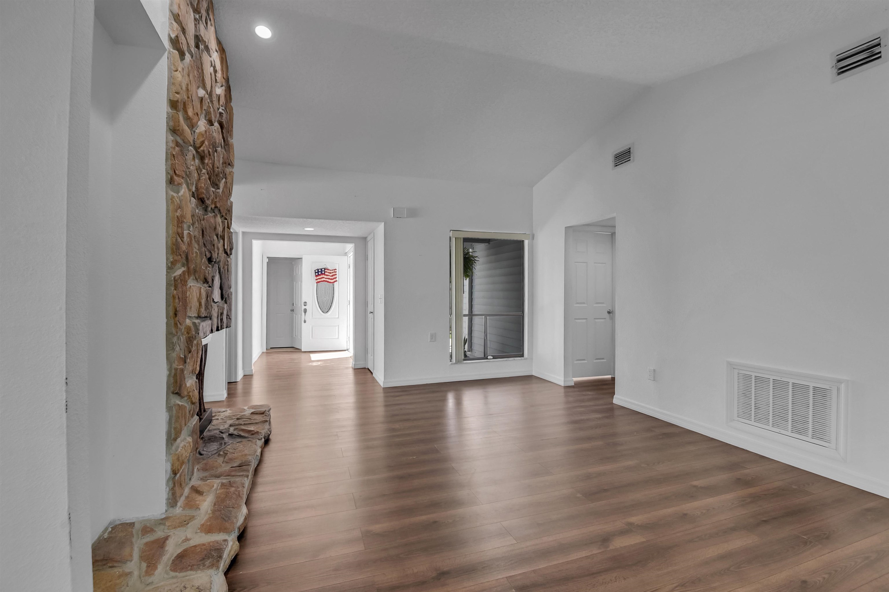 Image 33 of 38 For 53 Fawn Ln  