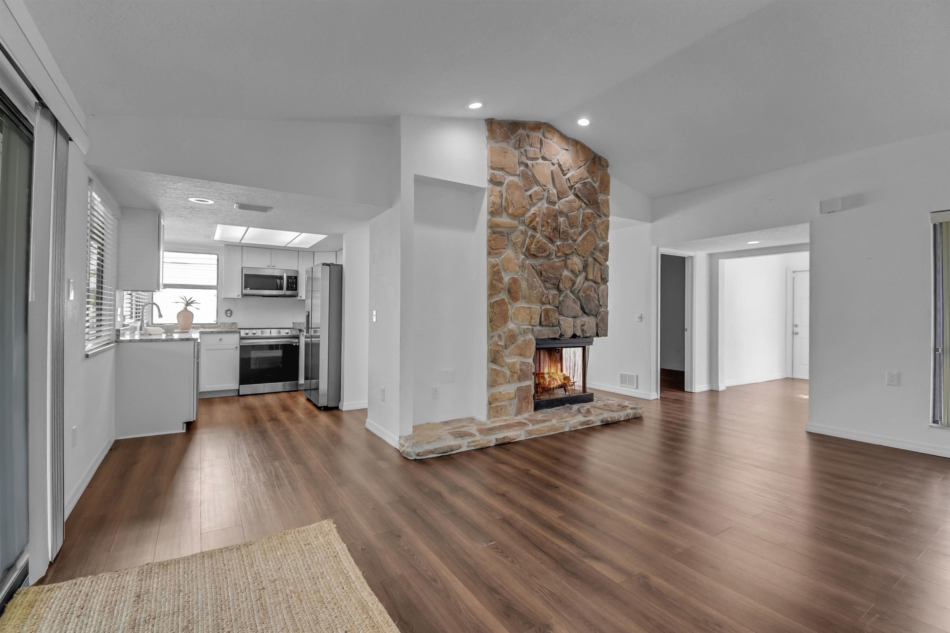 Image 4 of 38 For 53 Fawn Ln  