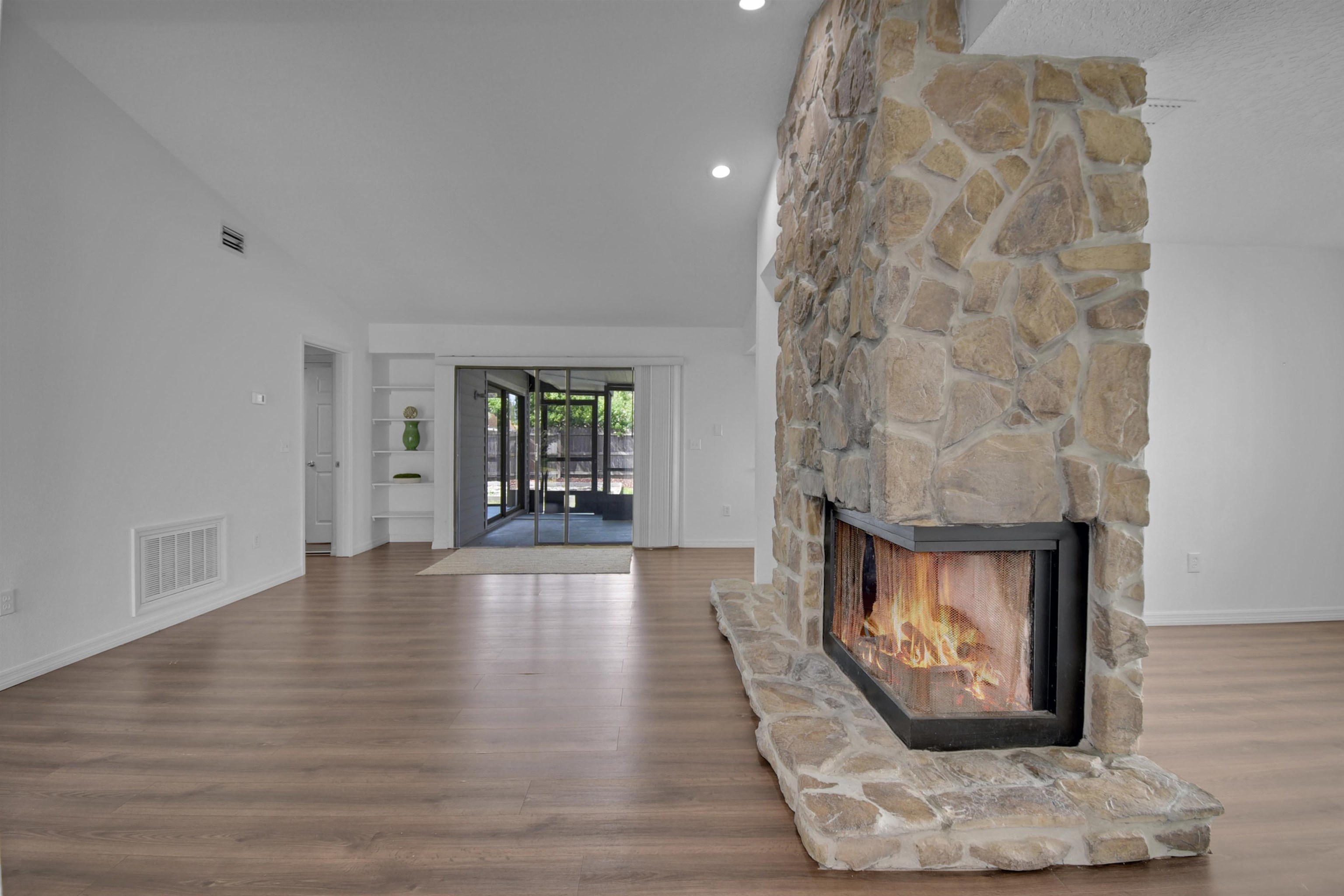 Image 6 of 38 For 53 Fawn Ln  