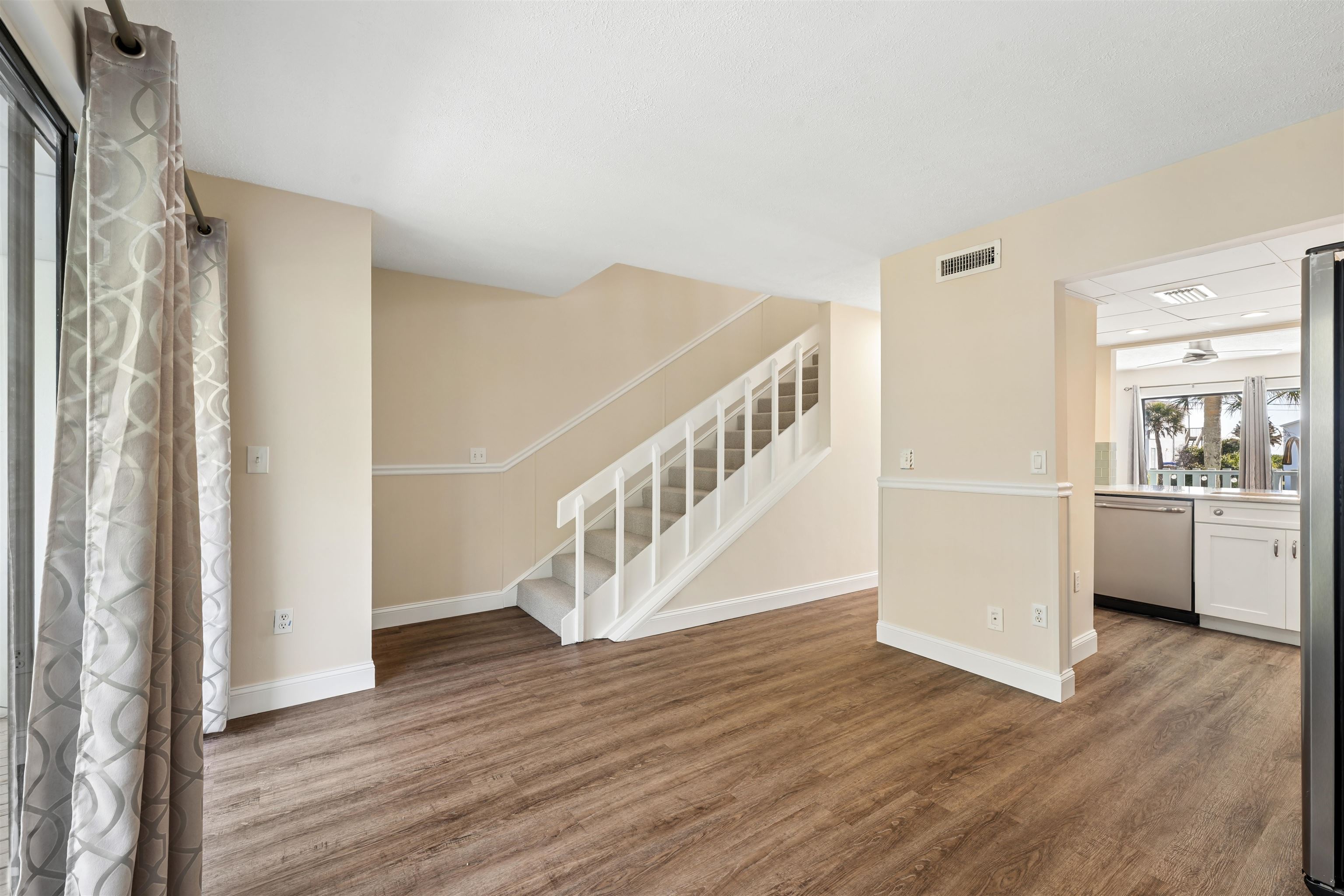 Image 10 of 41 For 3145 Coastal Hwy  1134