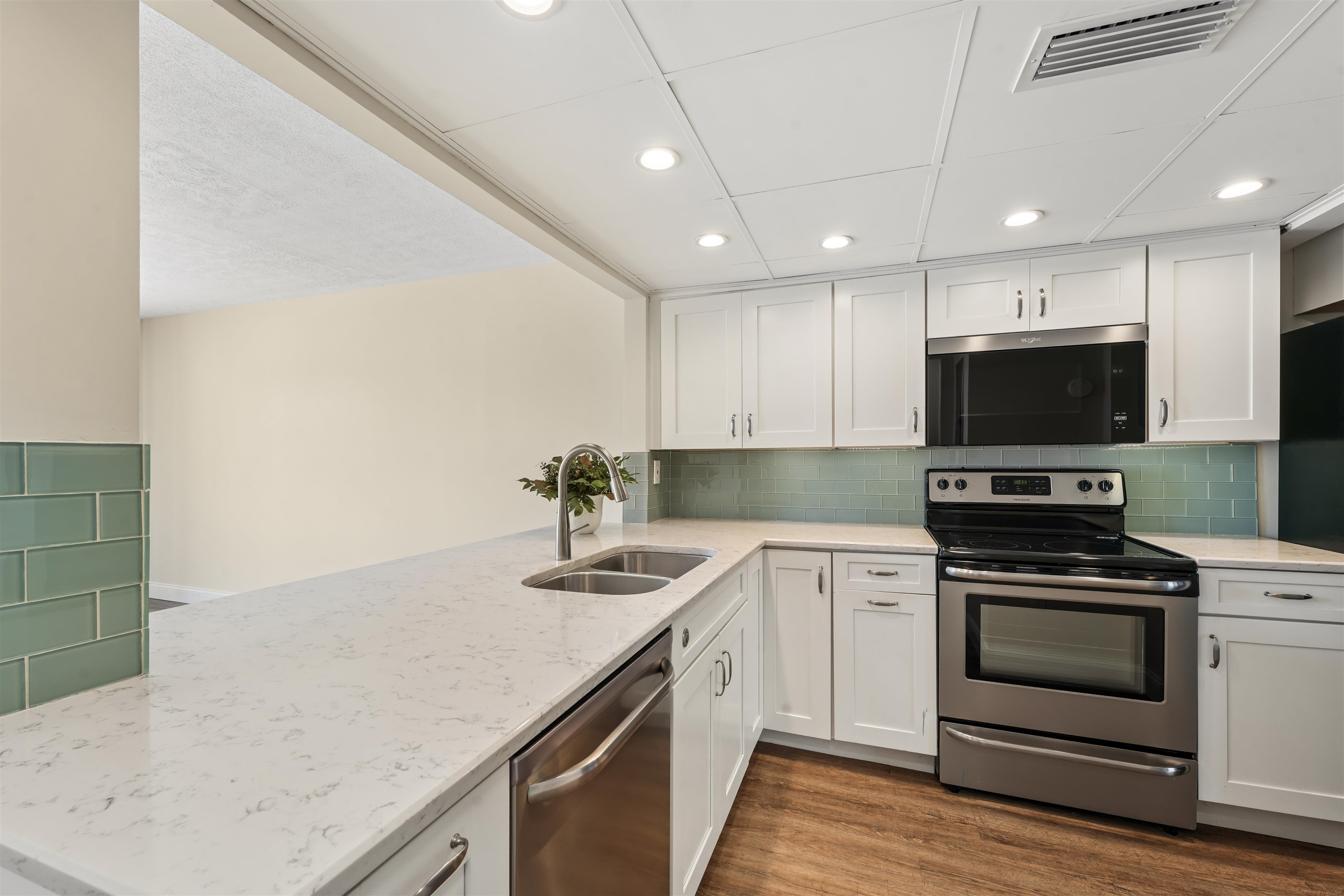 Image 12 of 41 For 3145 Coastal Hwy  1134