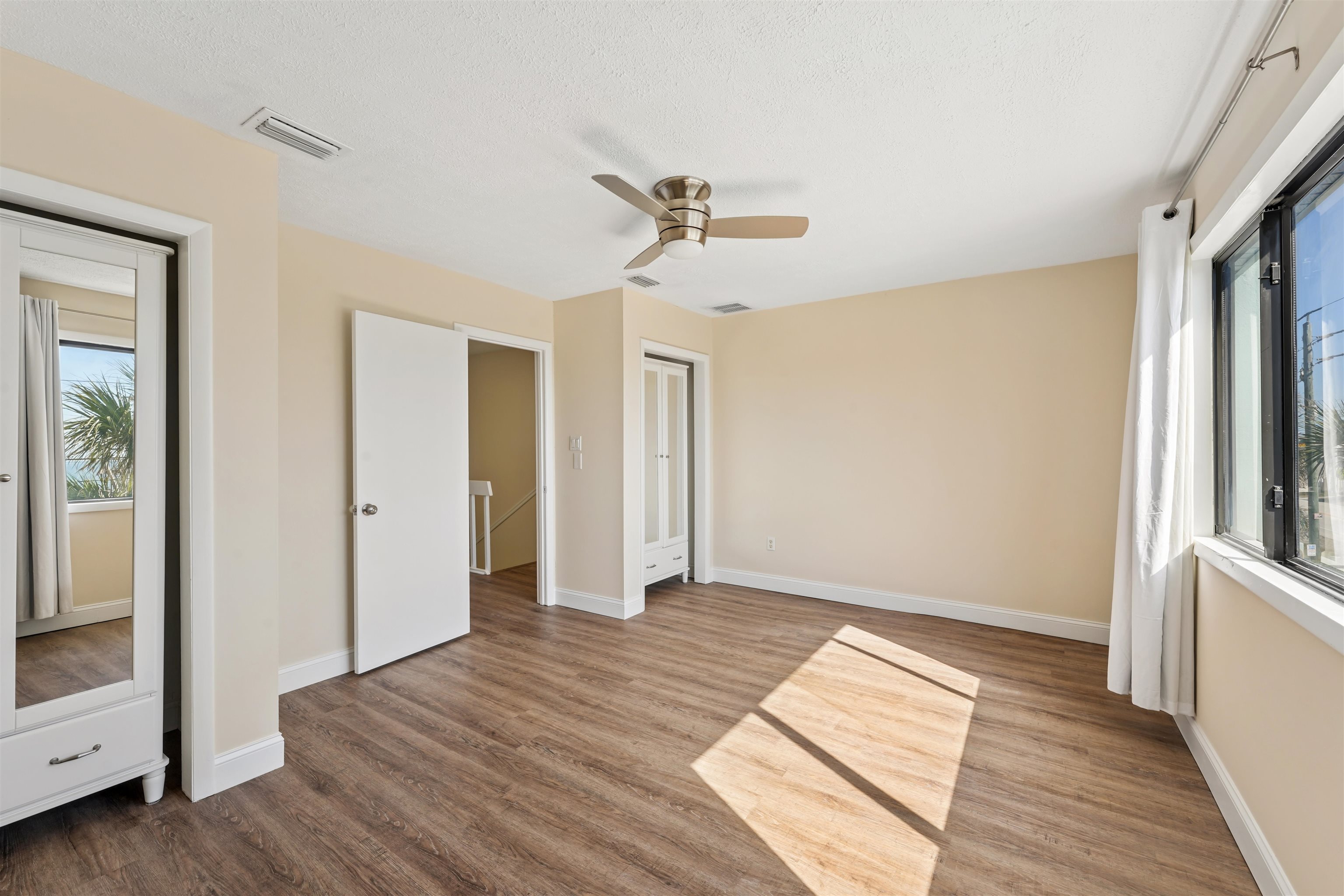 Image 18 of 41 For 3145 Coastal Hwy  1134