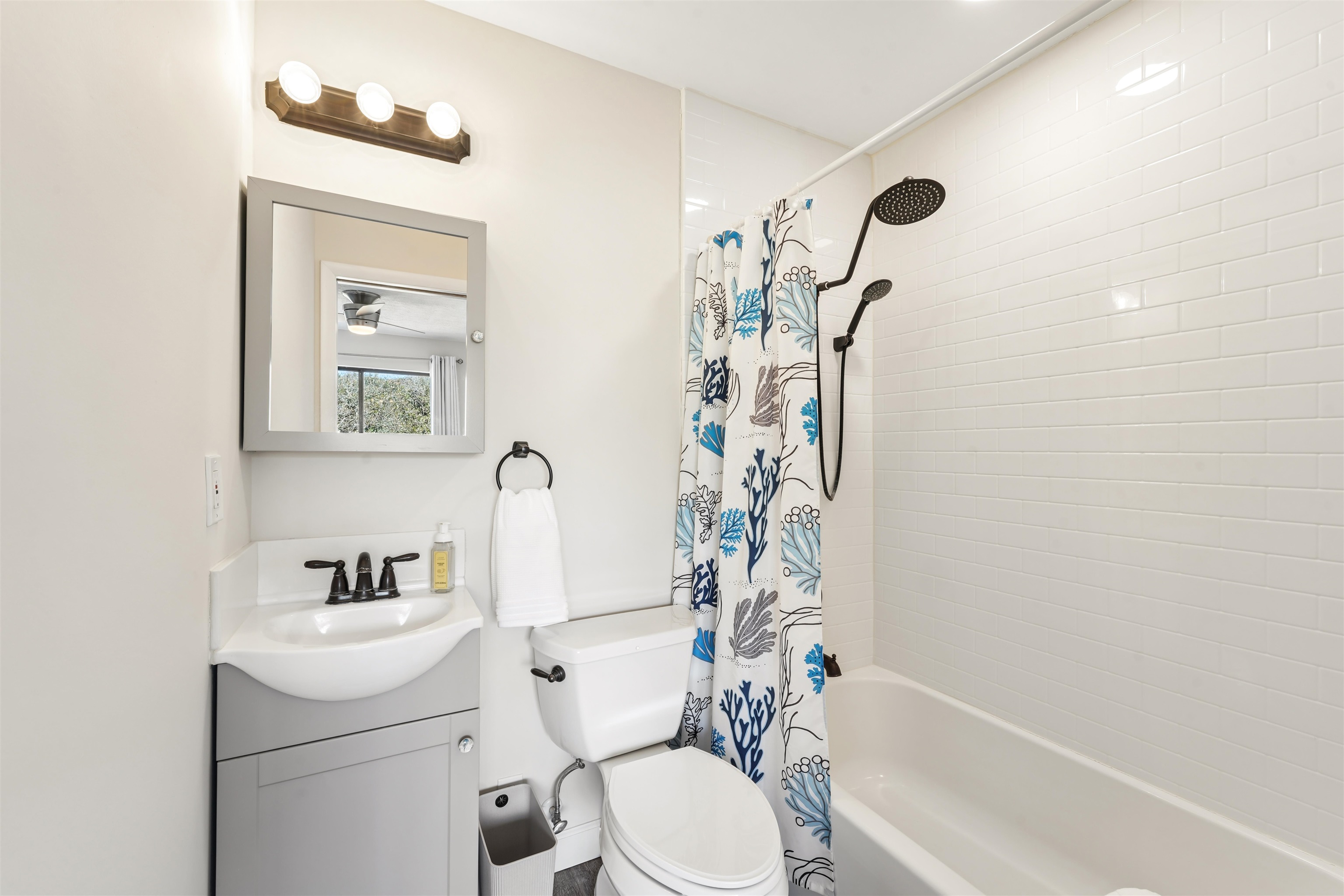 Image 22 of 41 For 3145 Coastal Hwy  1134