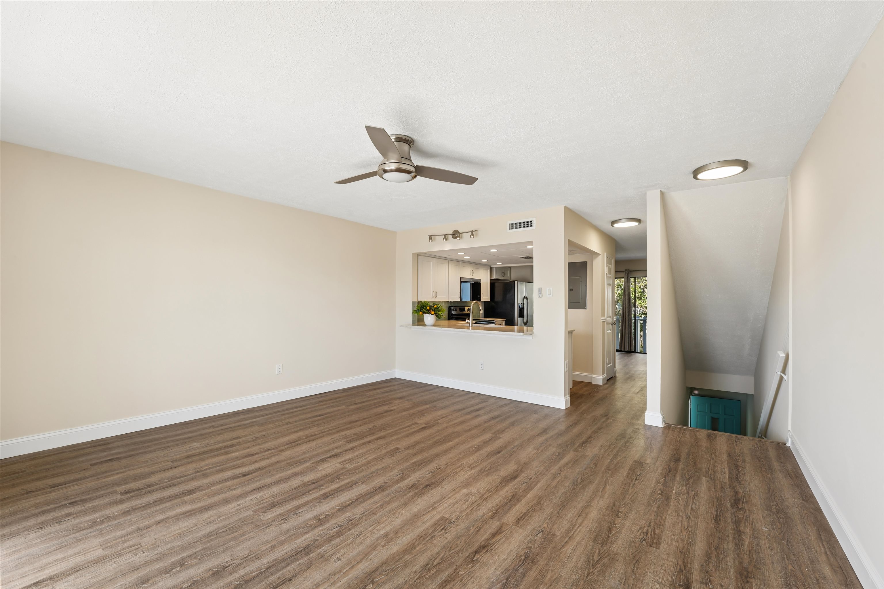 Image 8 of 41 For 3145 Coastal Hwy  1134