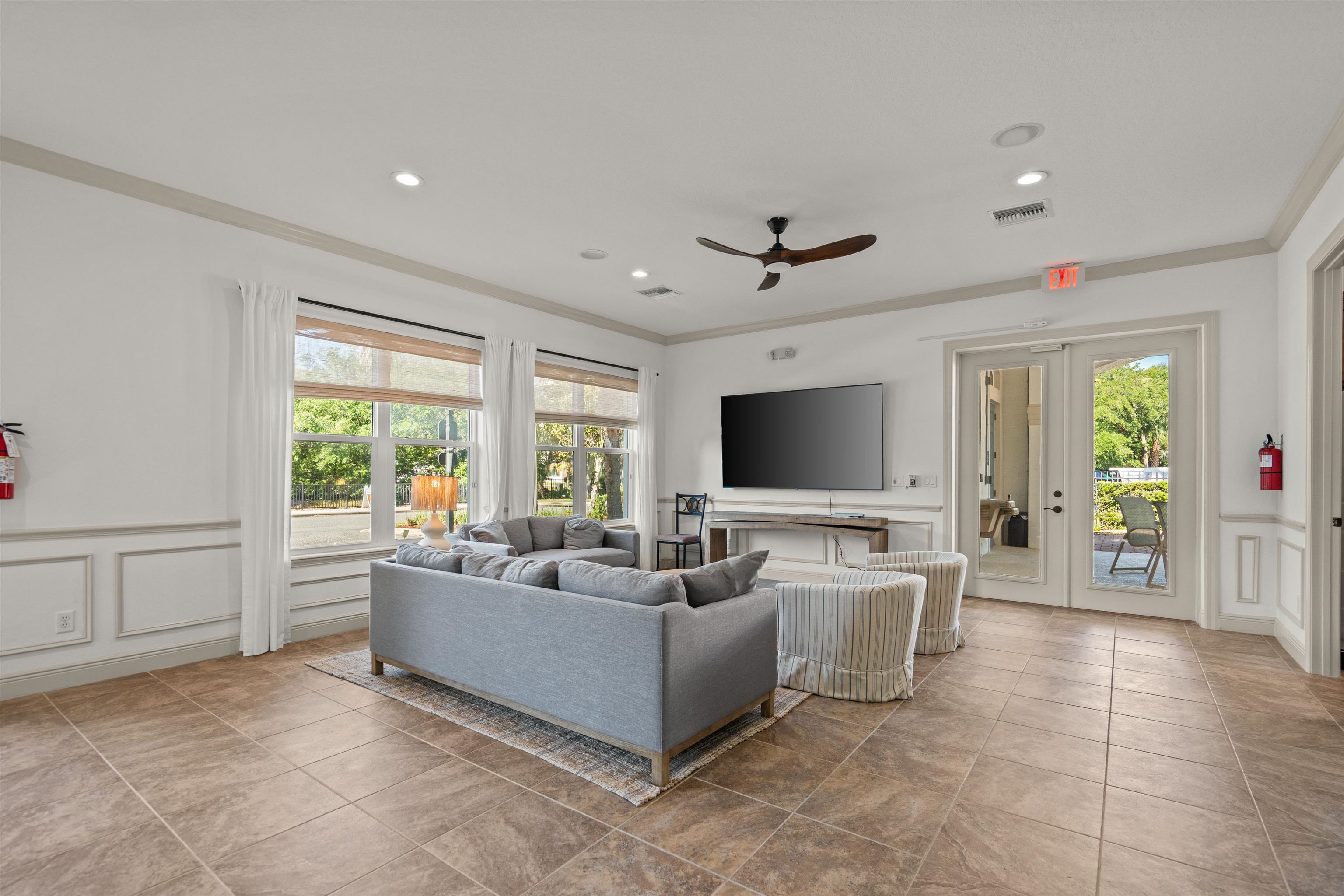 Image 33 of 75 For 227 Misty Harbor Trce