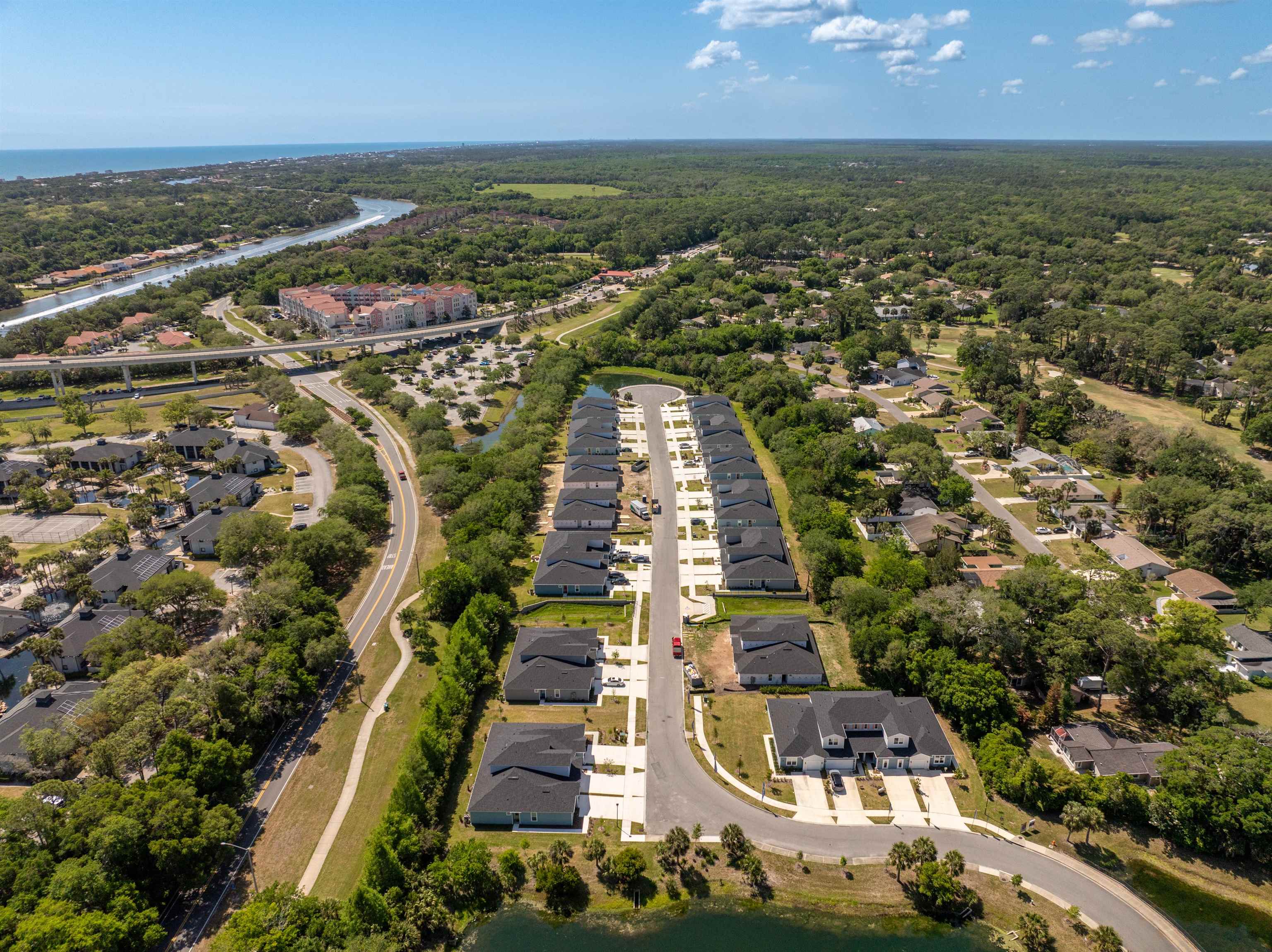 Image 42 of 75 For 219 Misty Harbor Trce