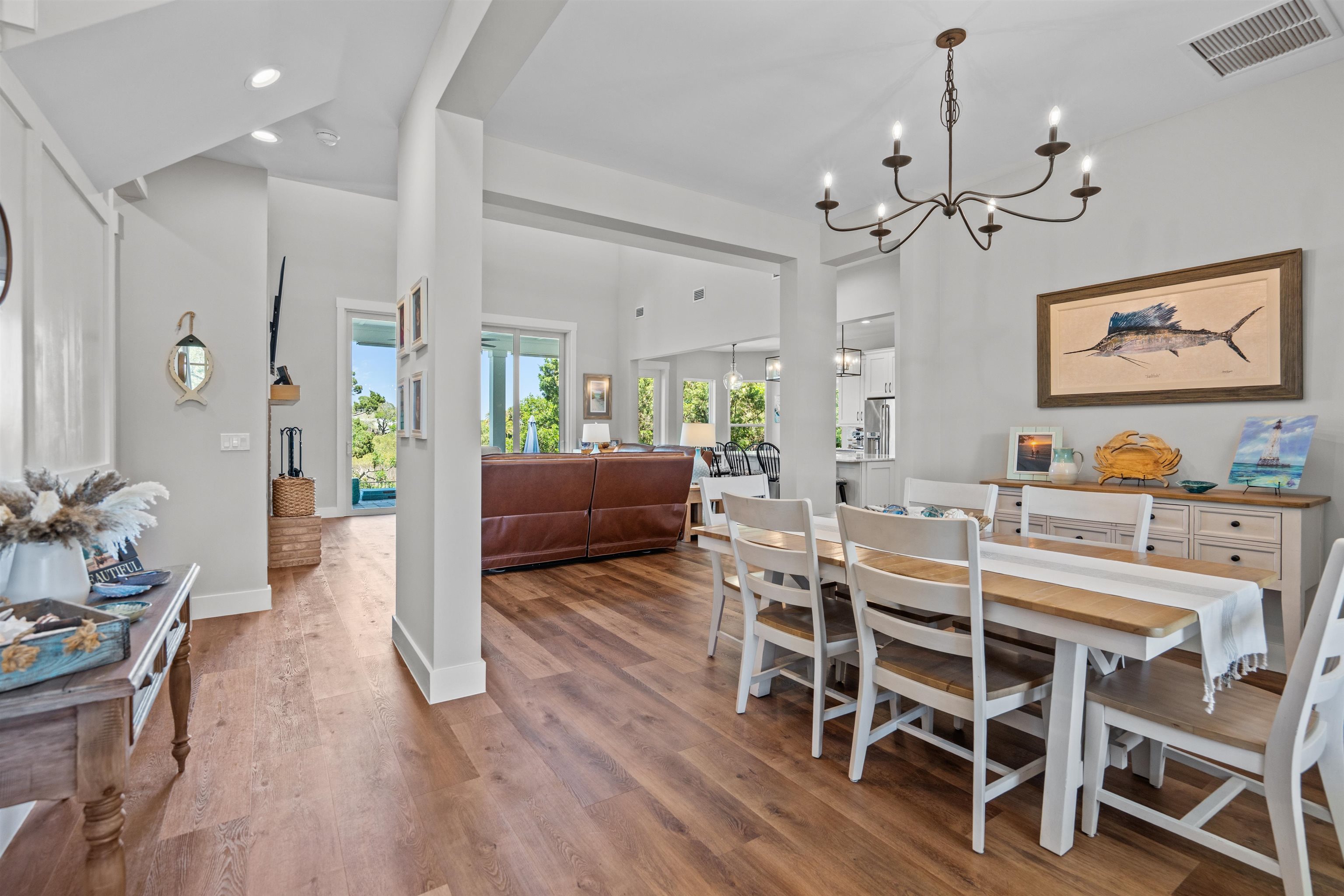 Image 10 of 51 For 136 Espanita Blvd