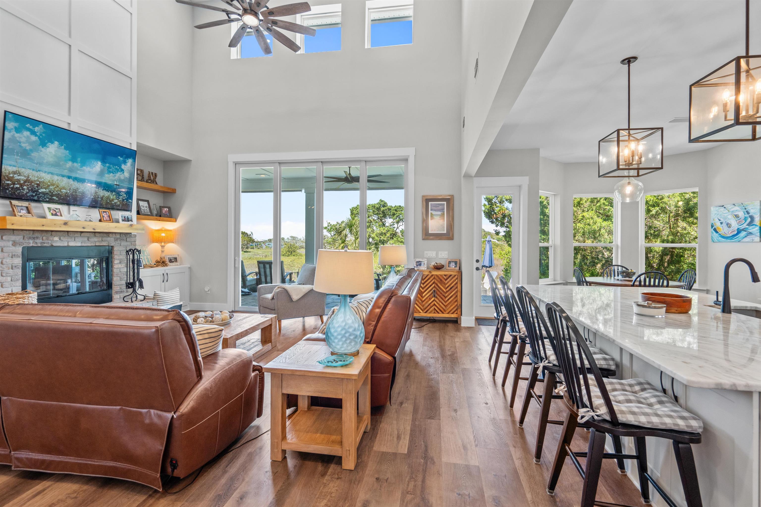 Image 11 of 51 For 136 Espanita Blvd