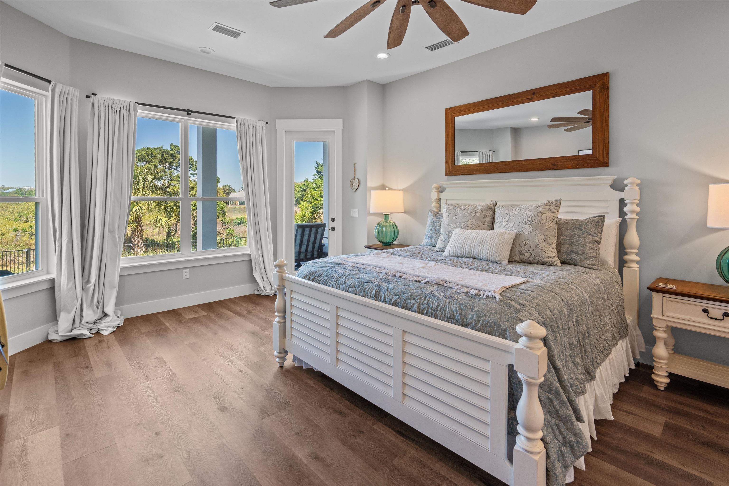 Image 16 of 51 For 136 Espanita Blvd