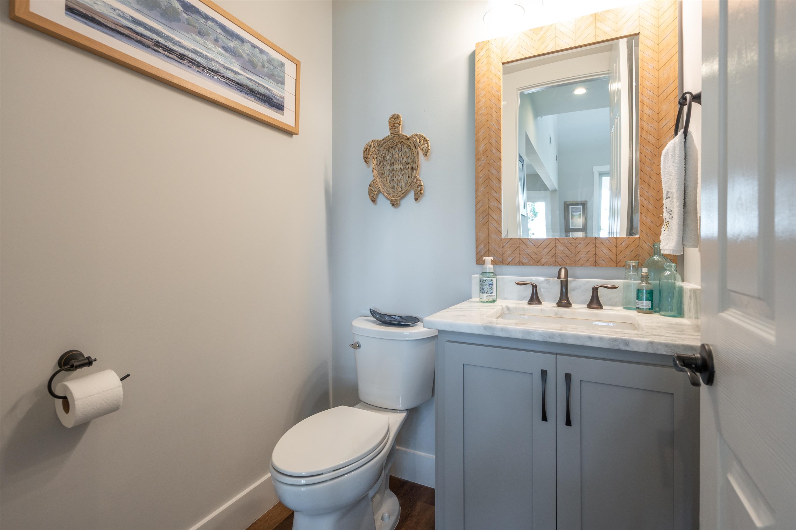 Image 17 of 51 For 136 Espanita Blvd