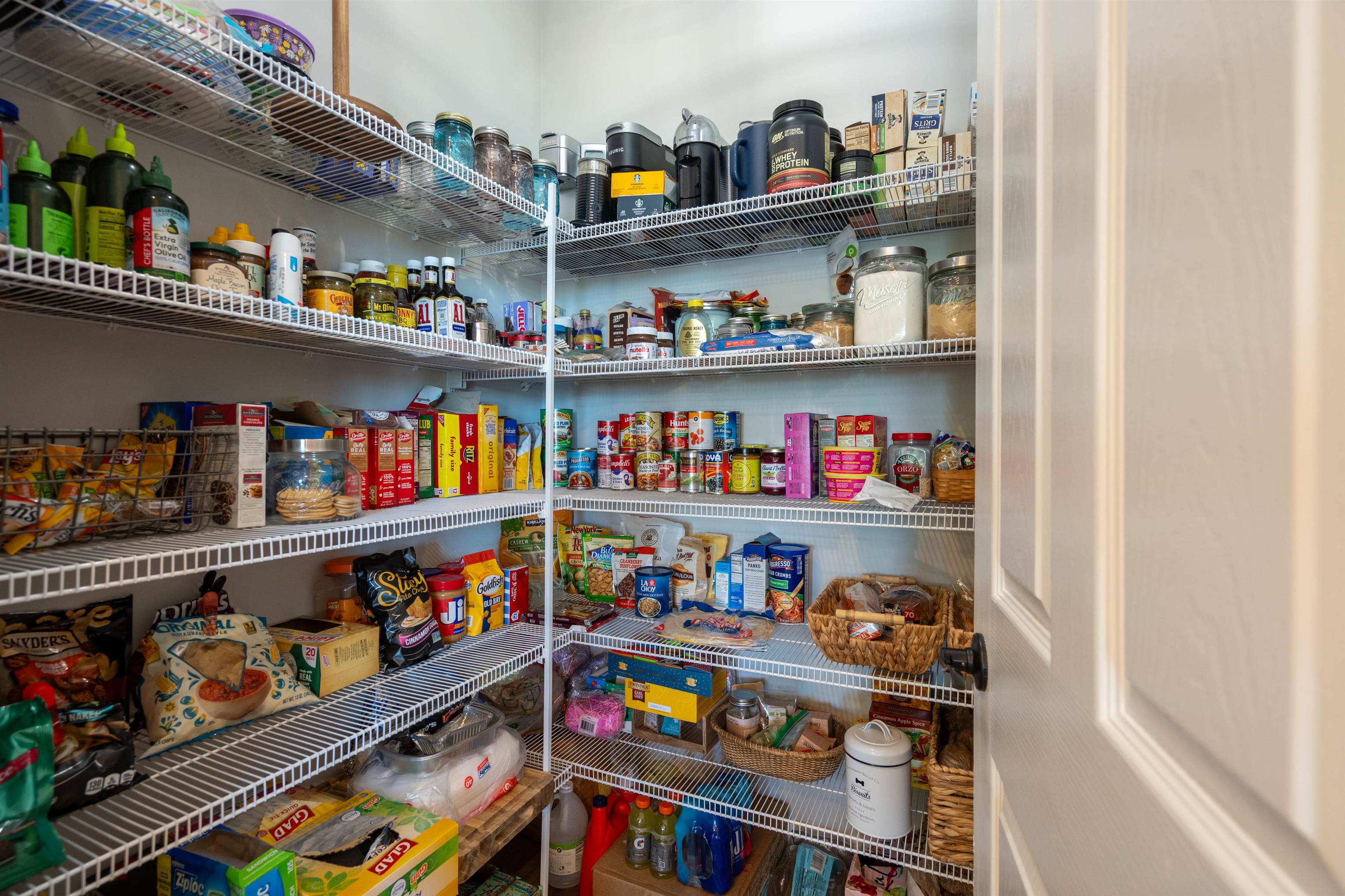 Image 18 of 51 For 136 Espanita Blvd