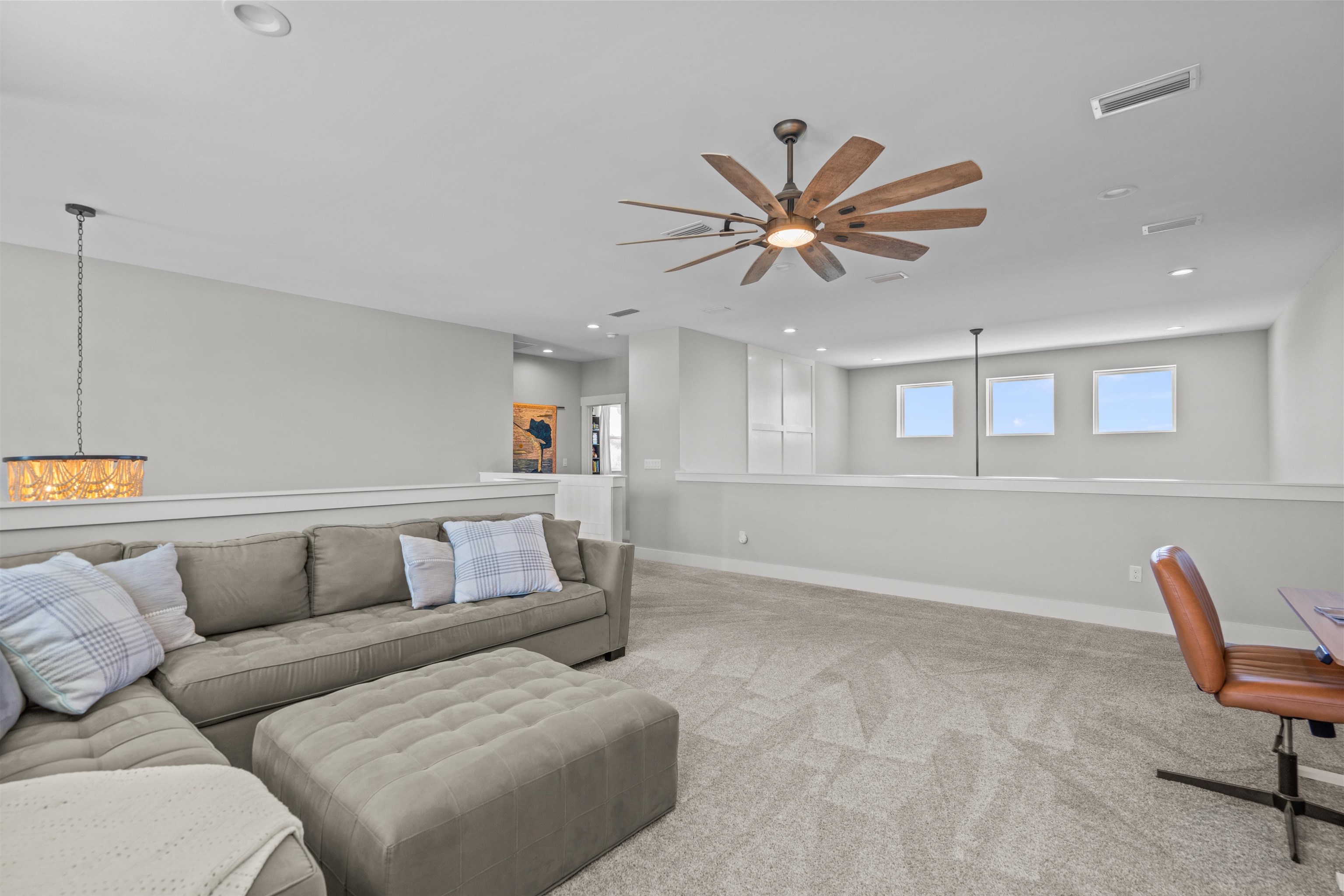 Image 24 of 51 For 136 Espanita Blvd