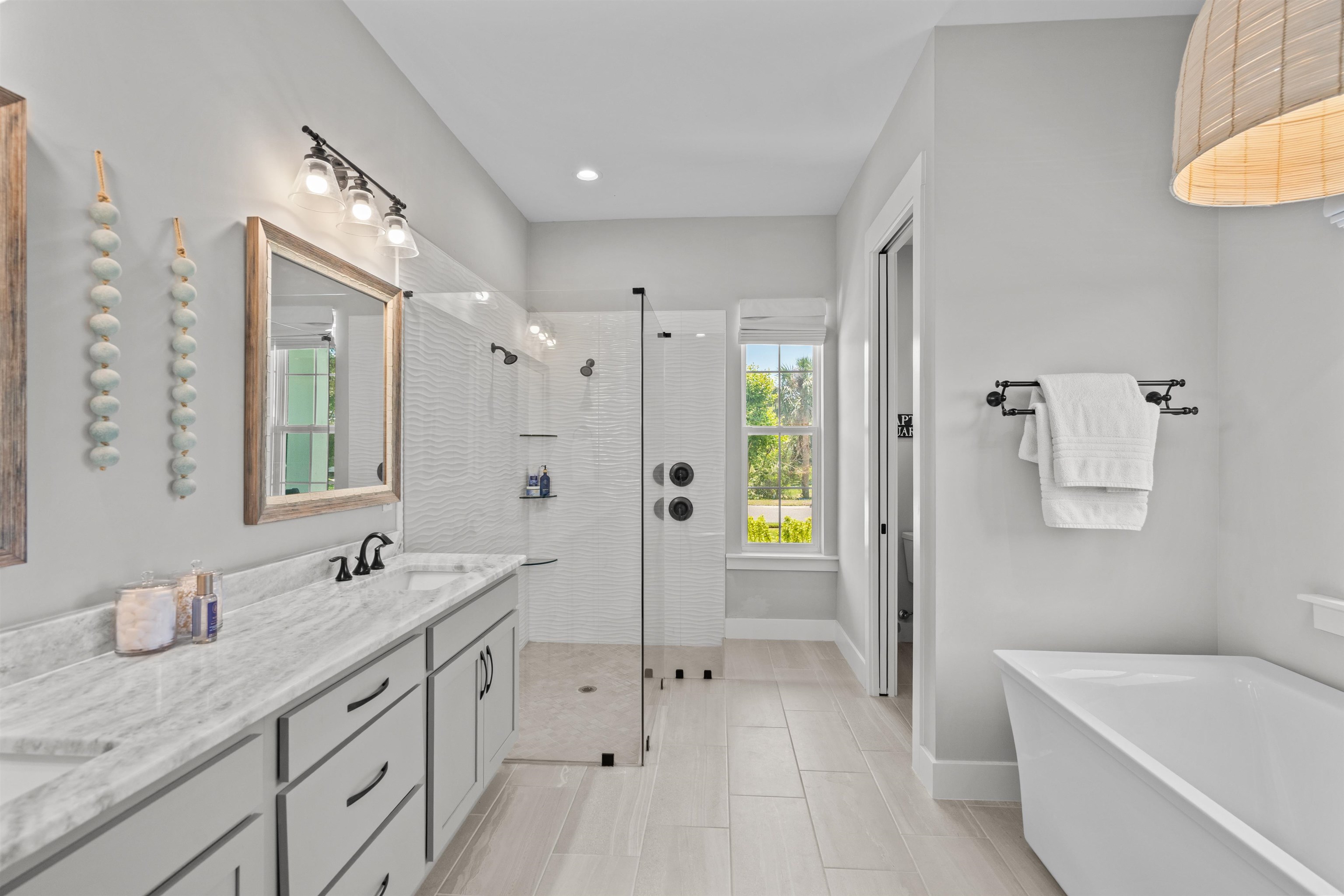 Image 25 of 51 For 136 Espanita Blvd