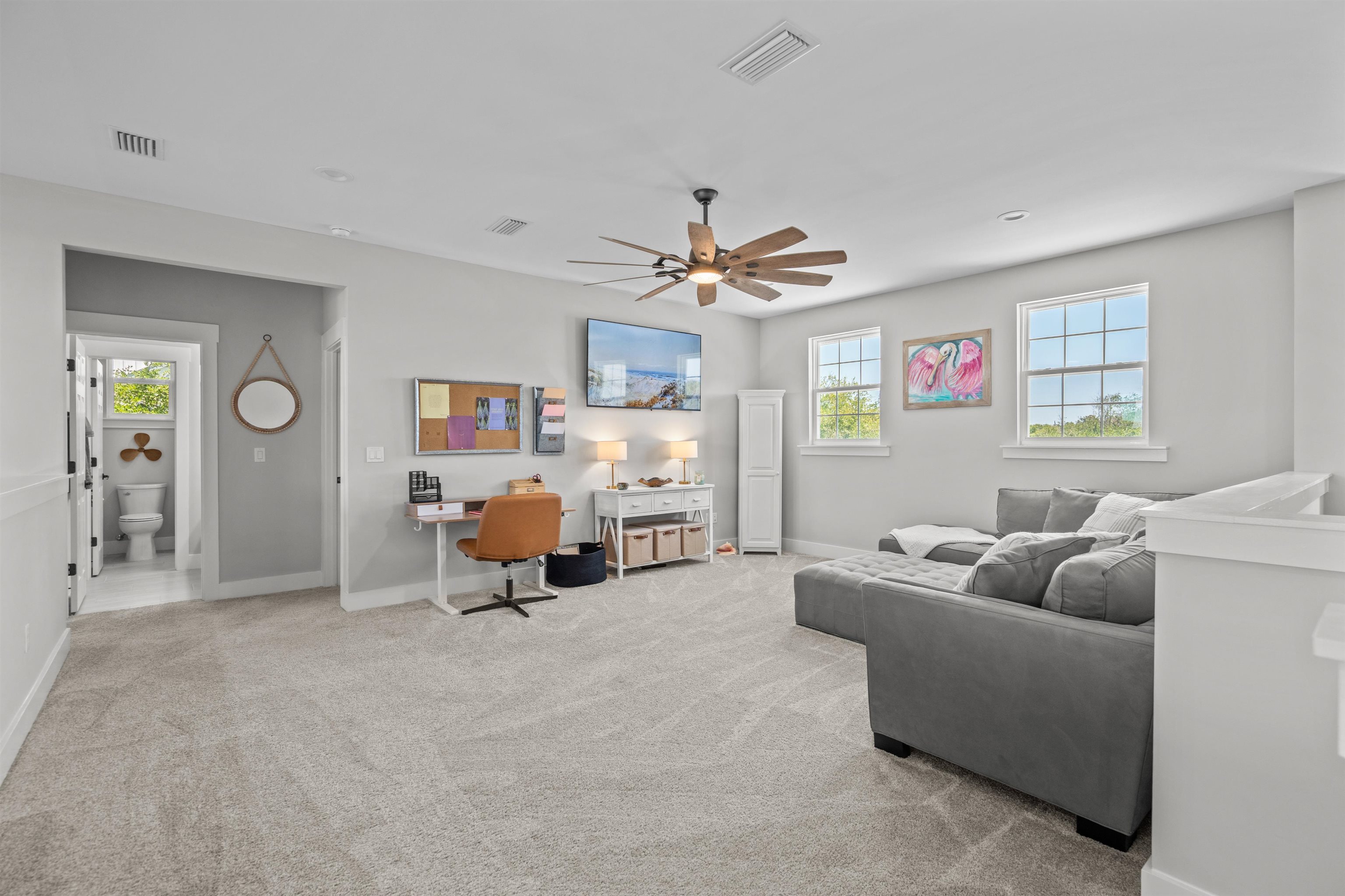 Image 29 of 51 For 136 Espanita Blvd