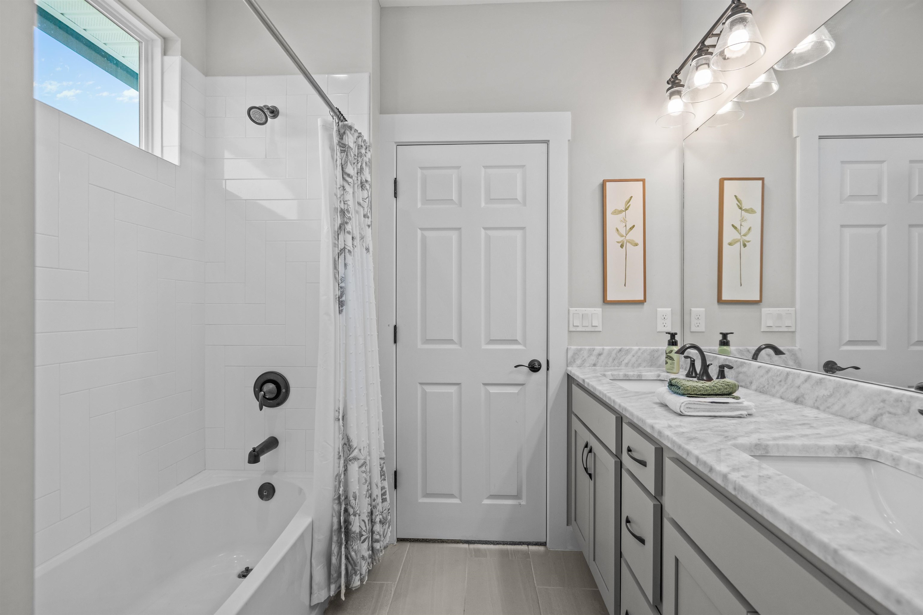 Image 34 of 51 For 136 Espanita Blvd