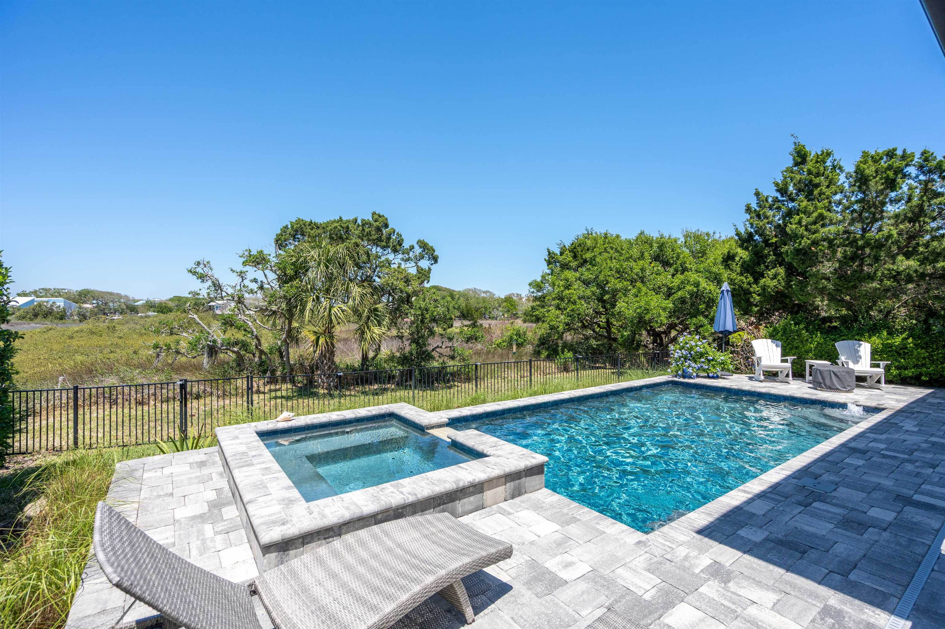 Image 37 of 51 For 136 Espanita Blvd