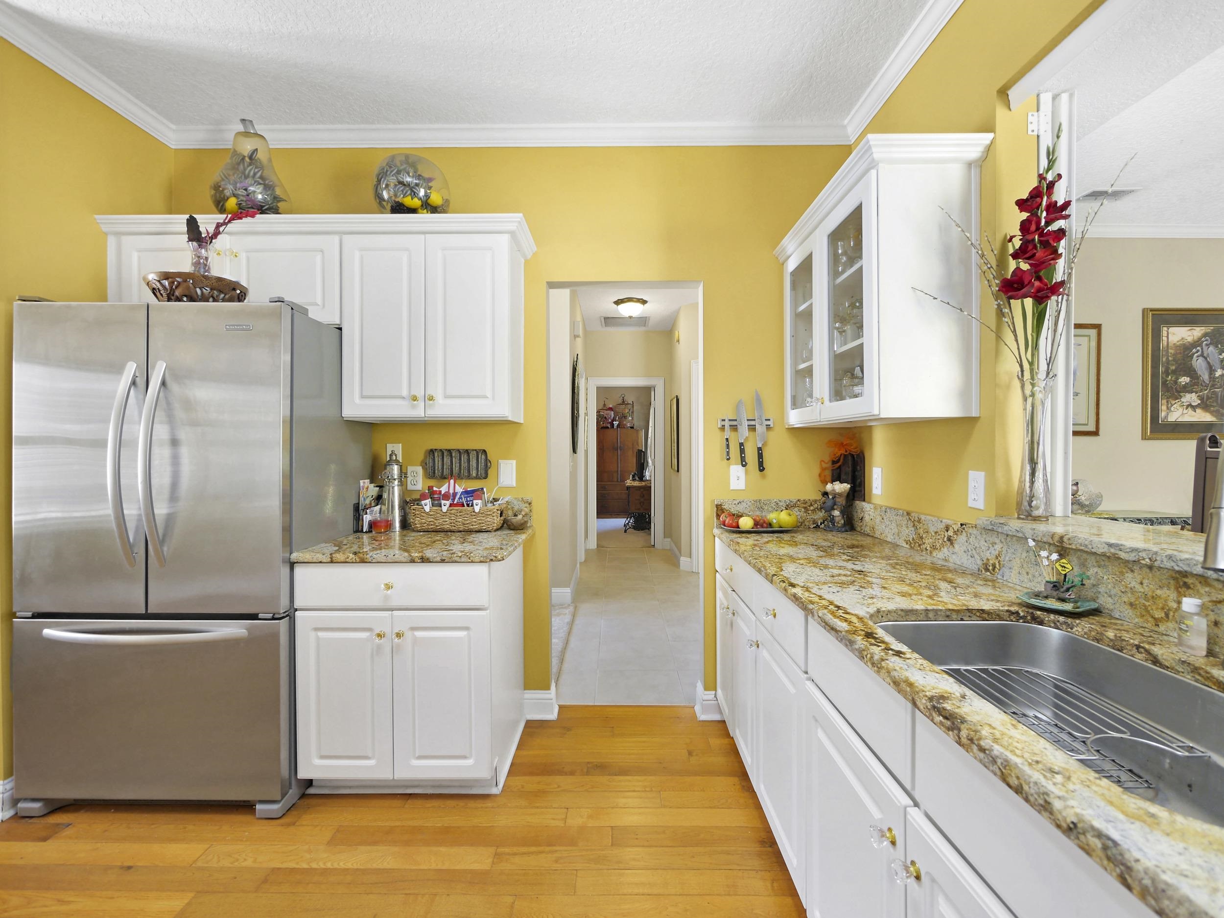 Image 13 of 33 For 804 Doral Ct