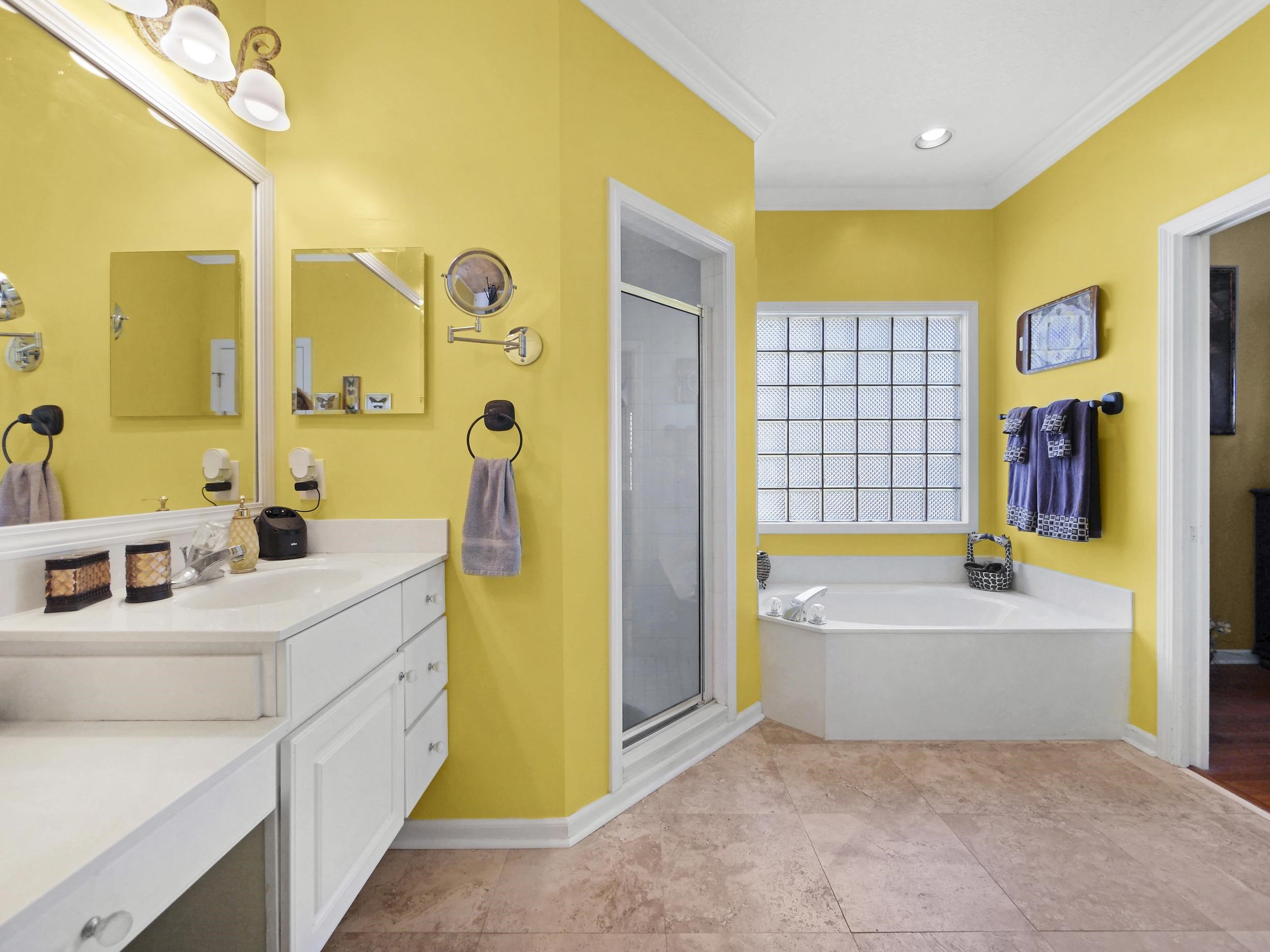 Image 20 of 33 For 804 Doral Ct